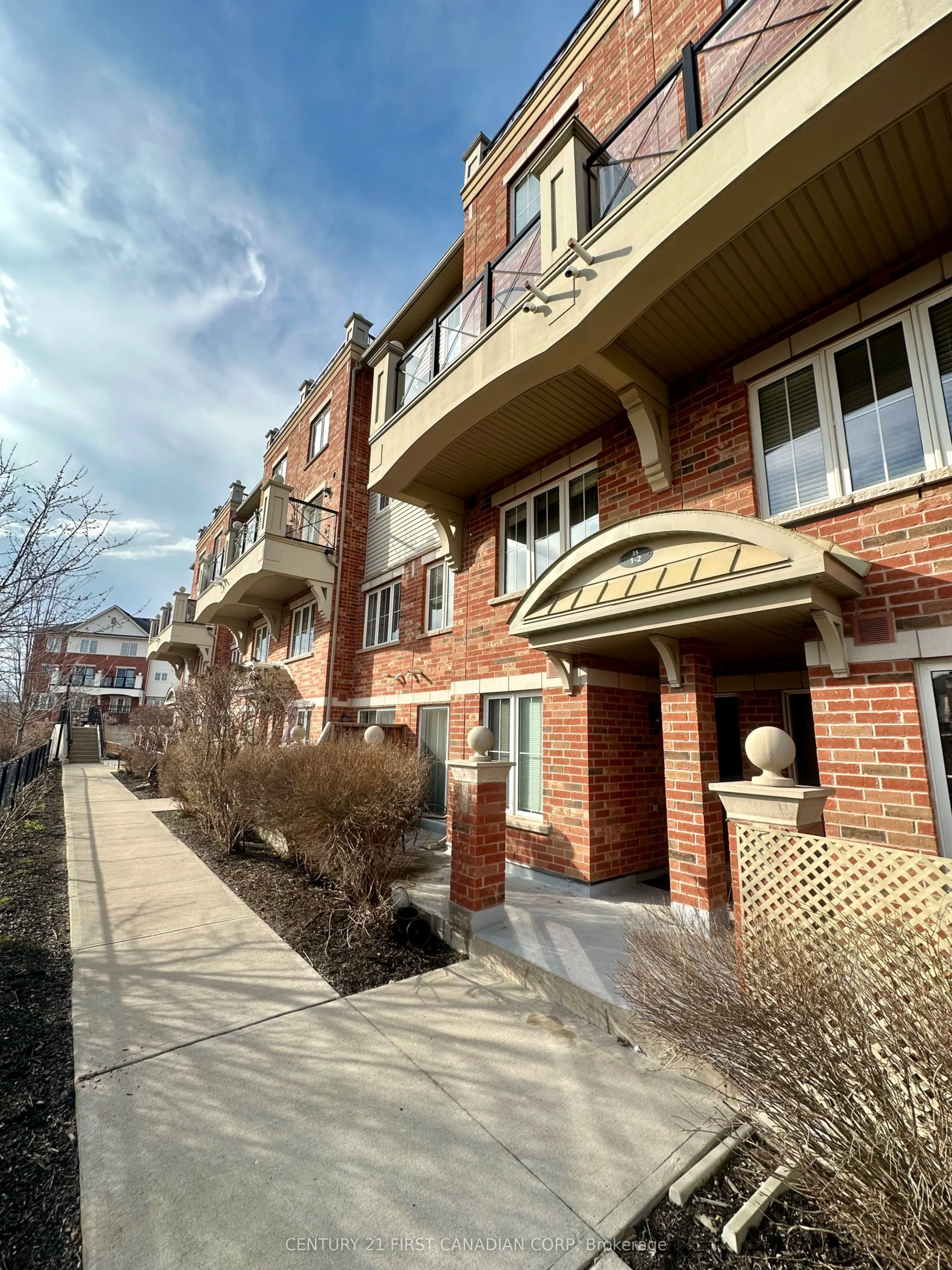 35 Hays Boulevard #2