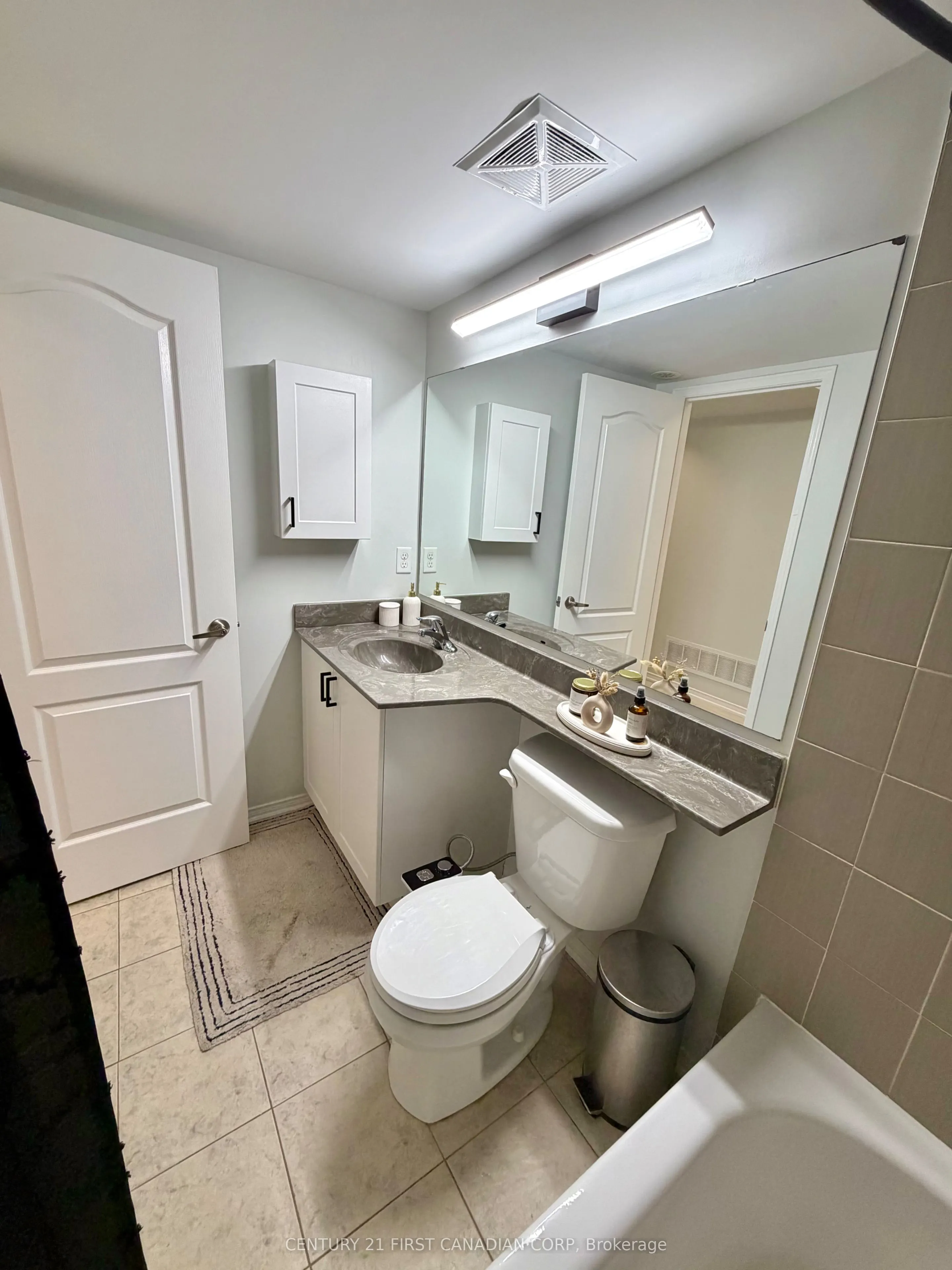 35 Hays Boulevard #2