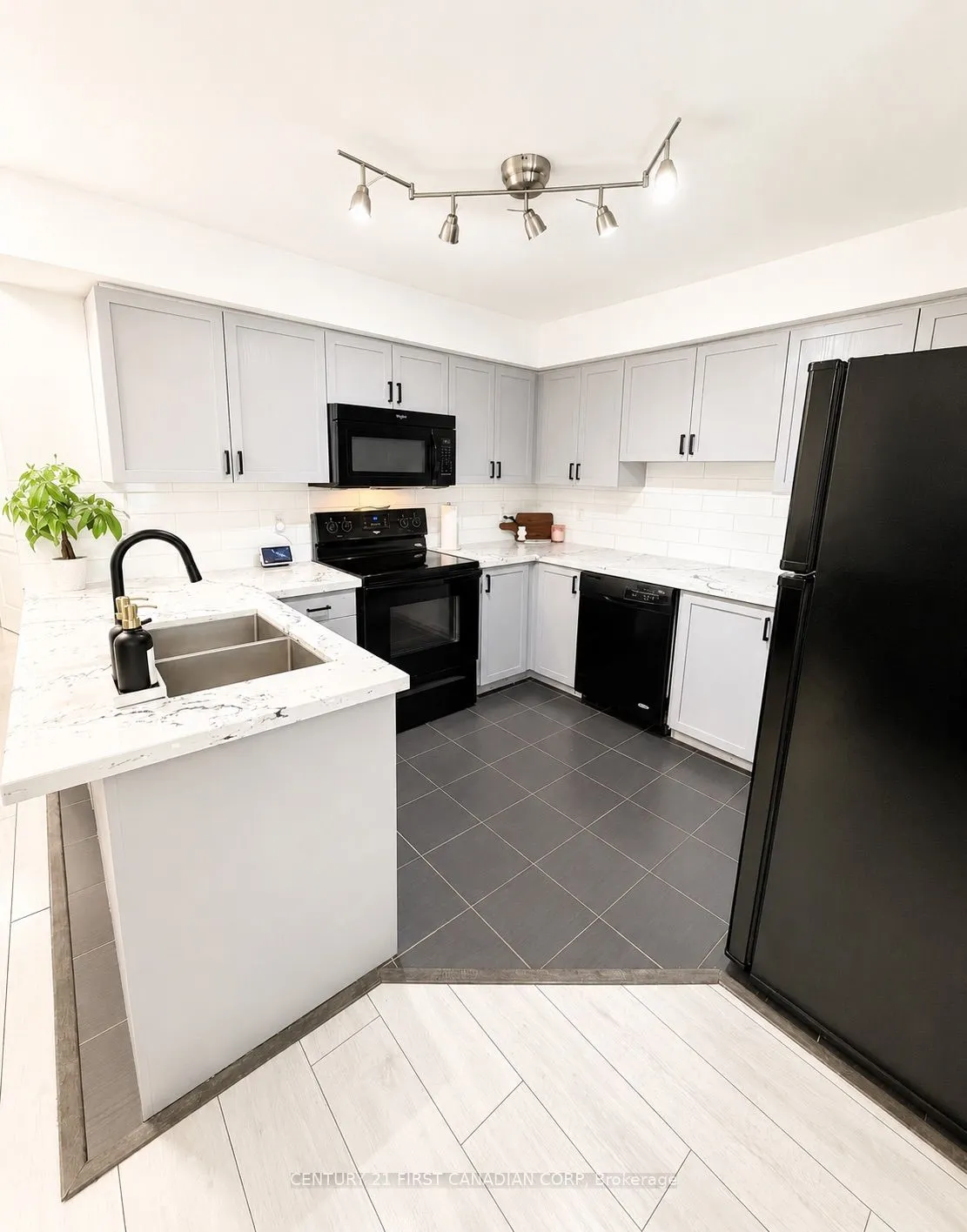 35 Hays Boulevard #2