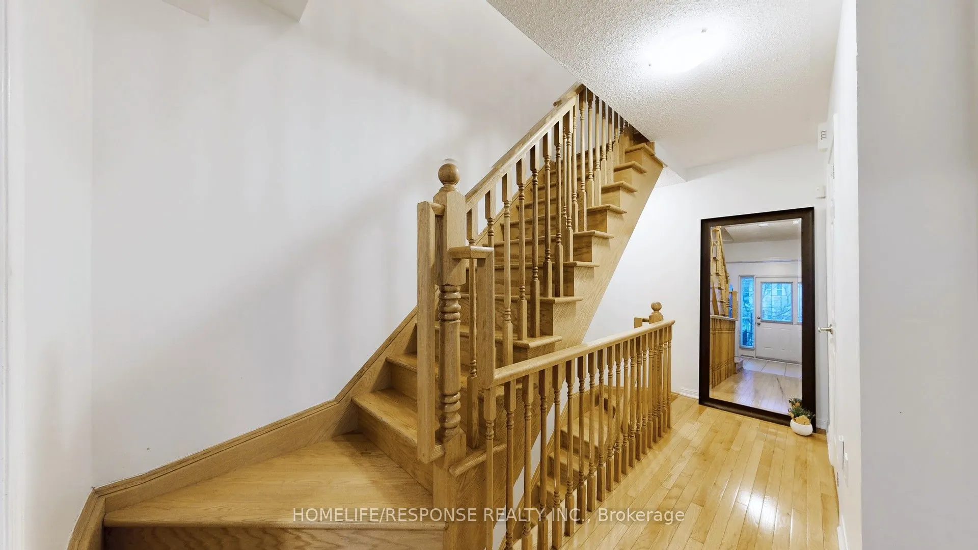 931 Deverell Place