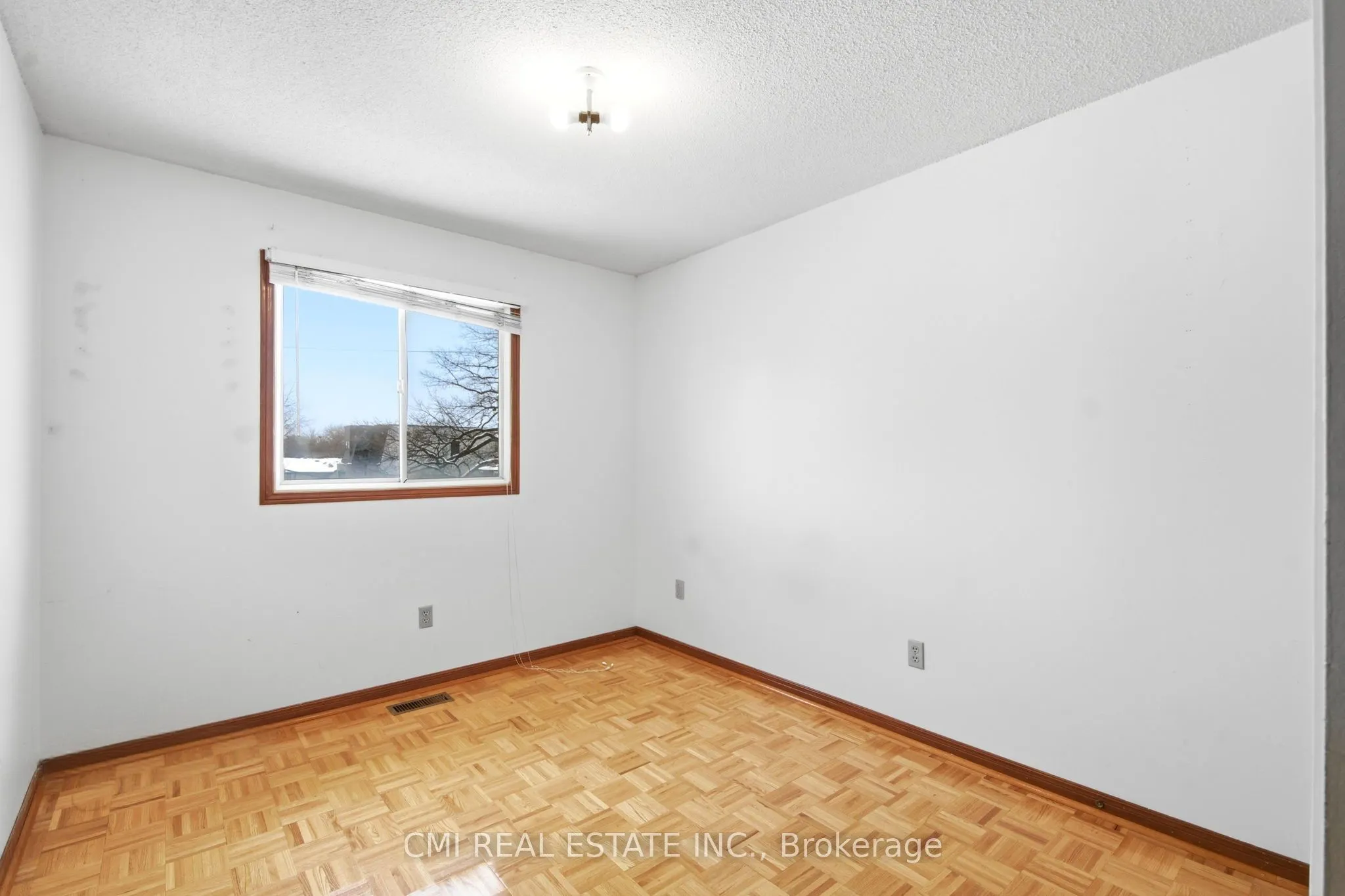 3 Forest Point Drive