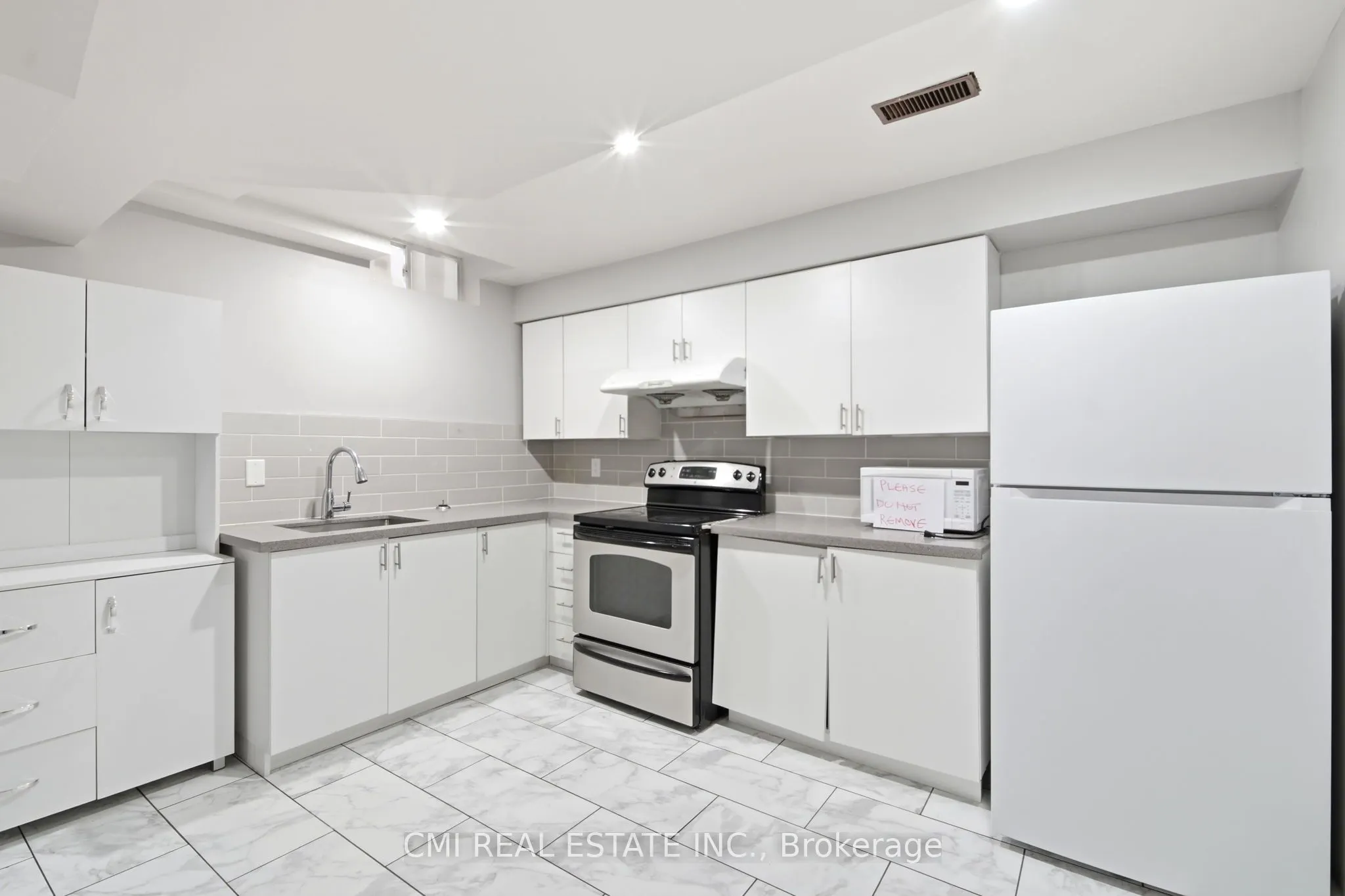 3 Forest Point Drive