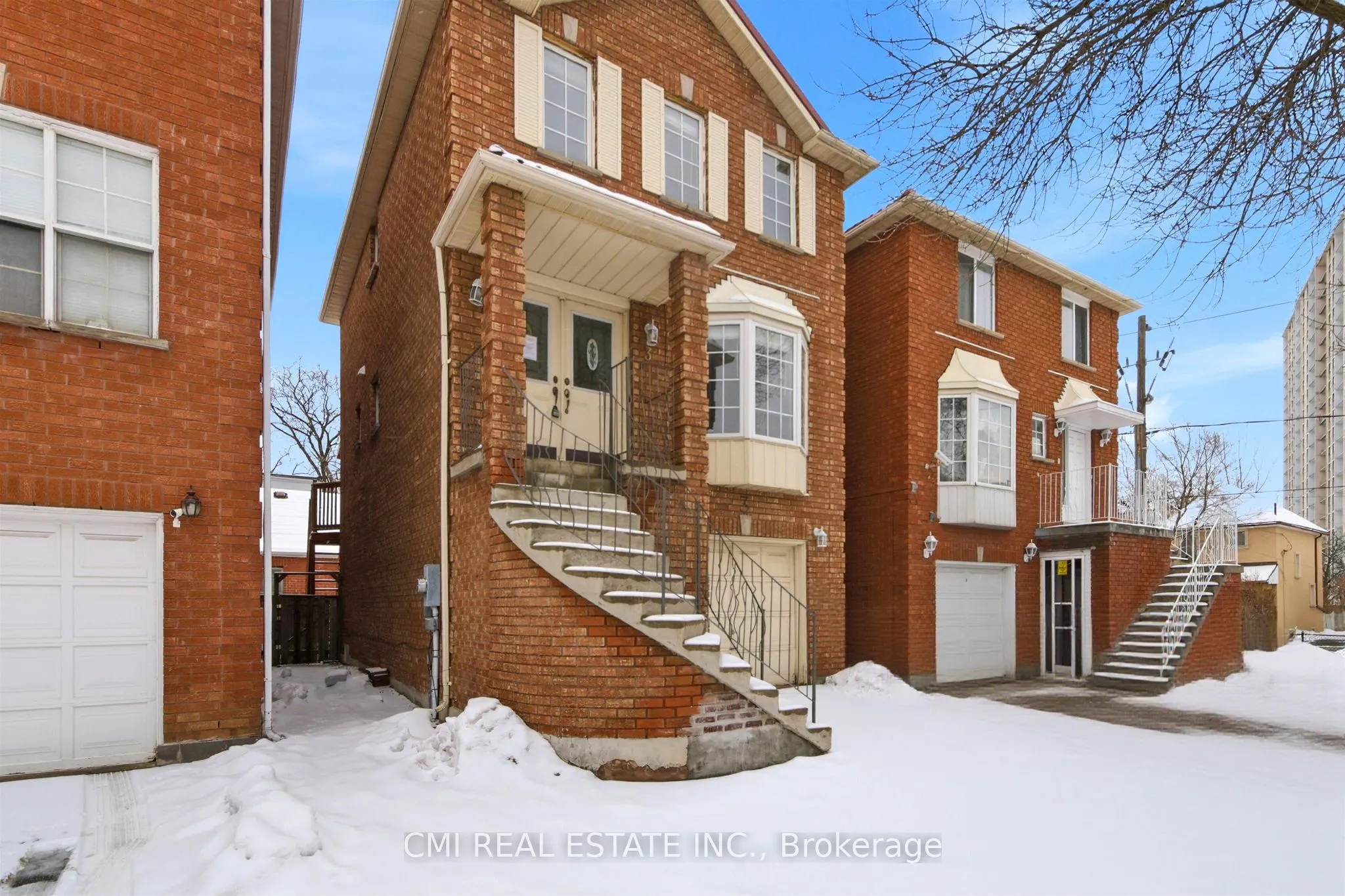 3 Forest Point Drive