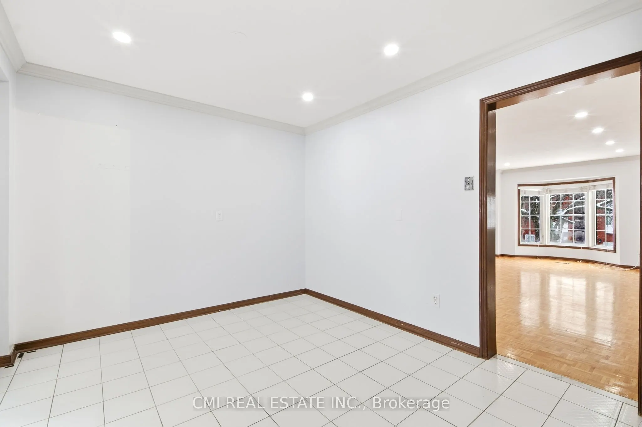 3 Forest Point Drive