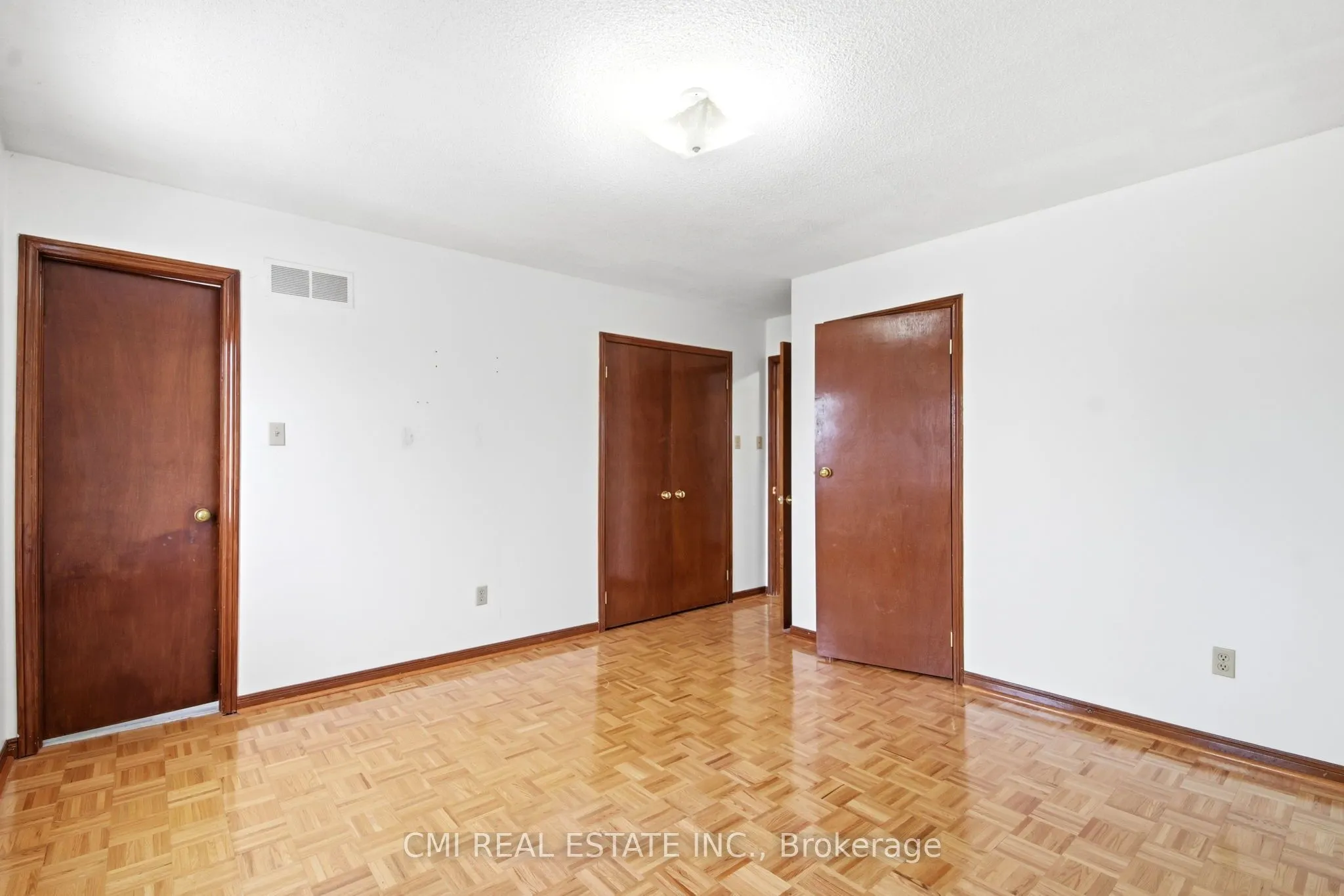 3 Forest Point Drive
