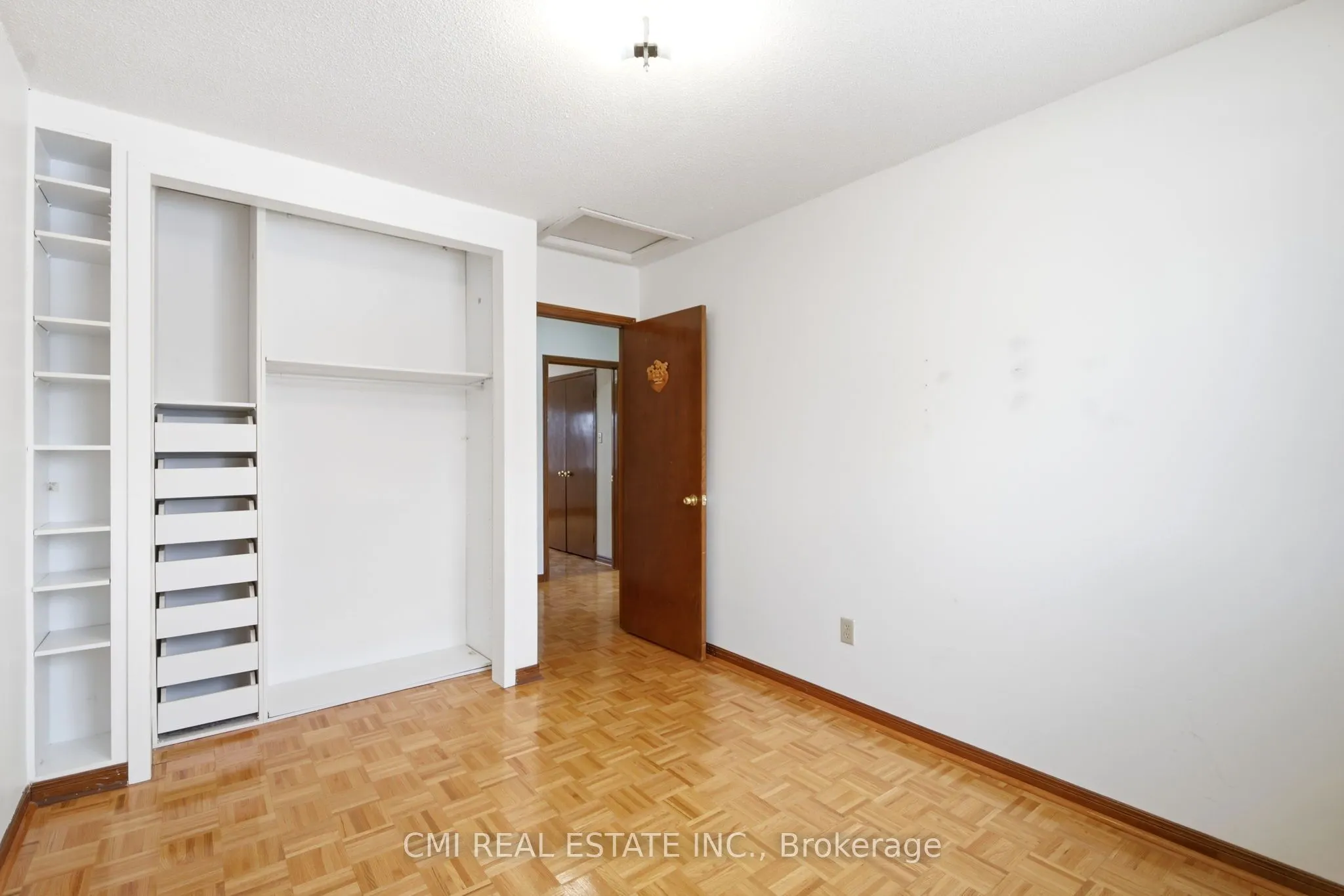 3 Forest Point Drive