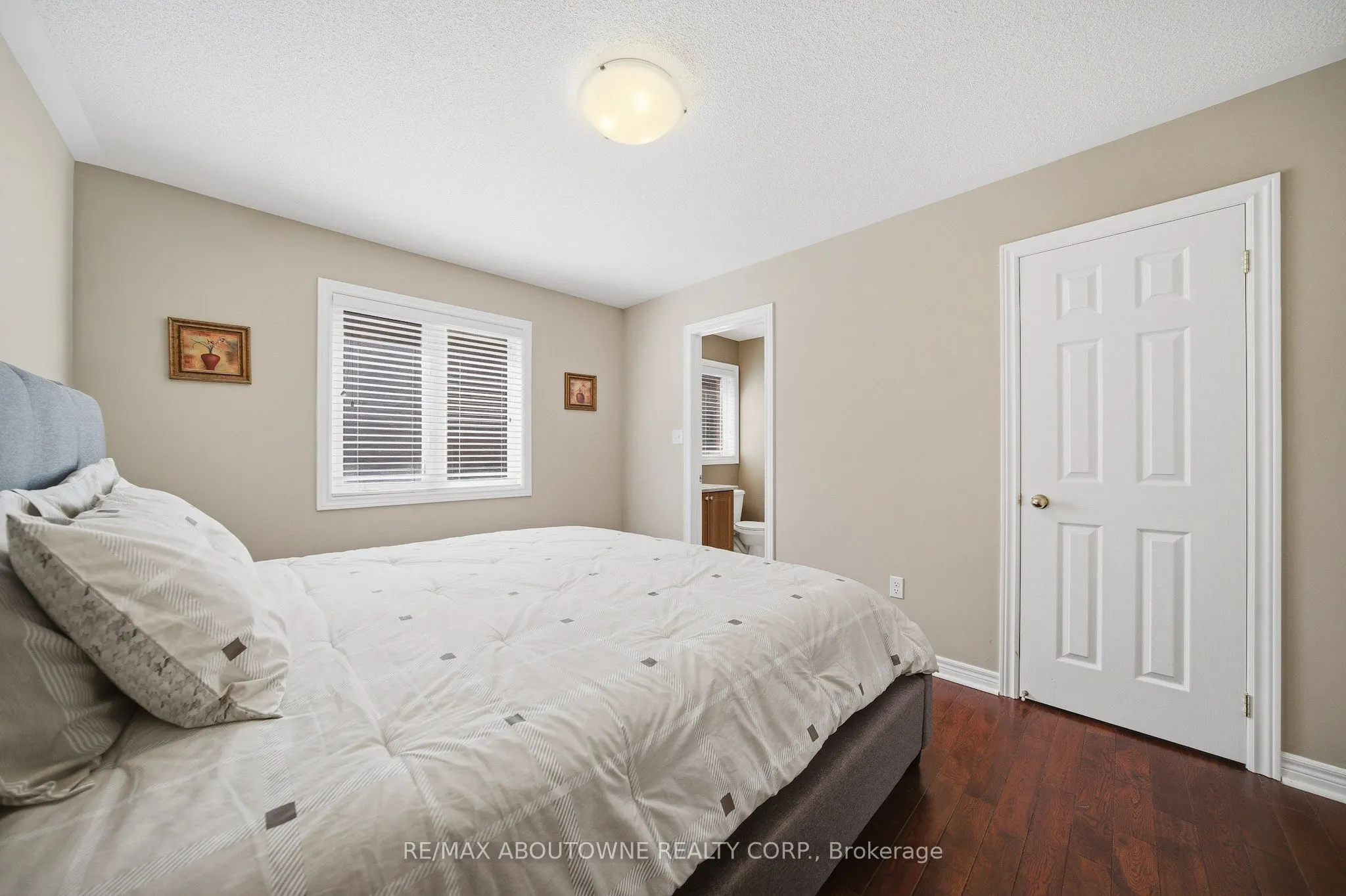 884 Stoutt Crescent