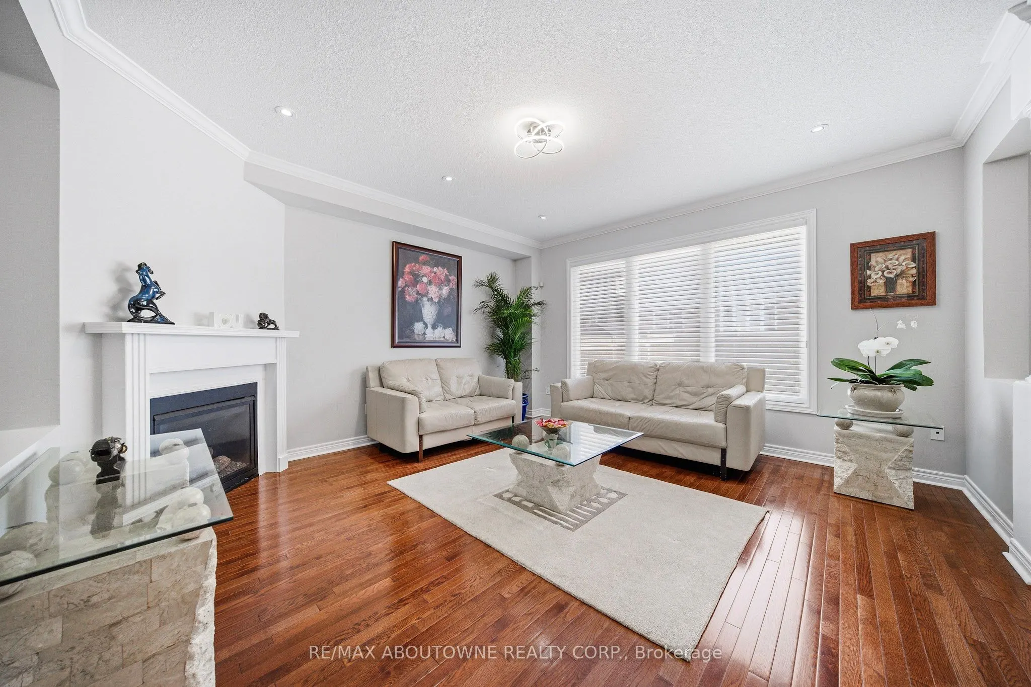 884 Stoutt Crescent