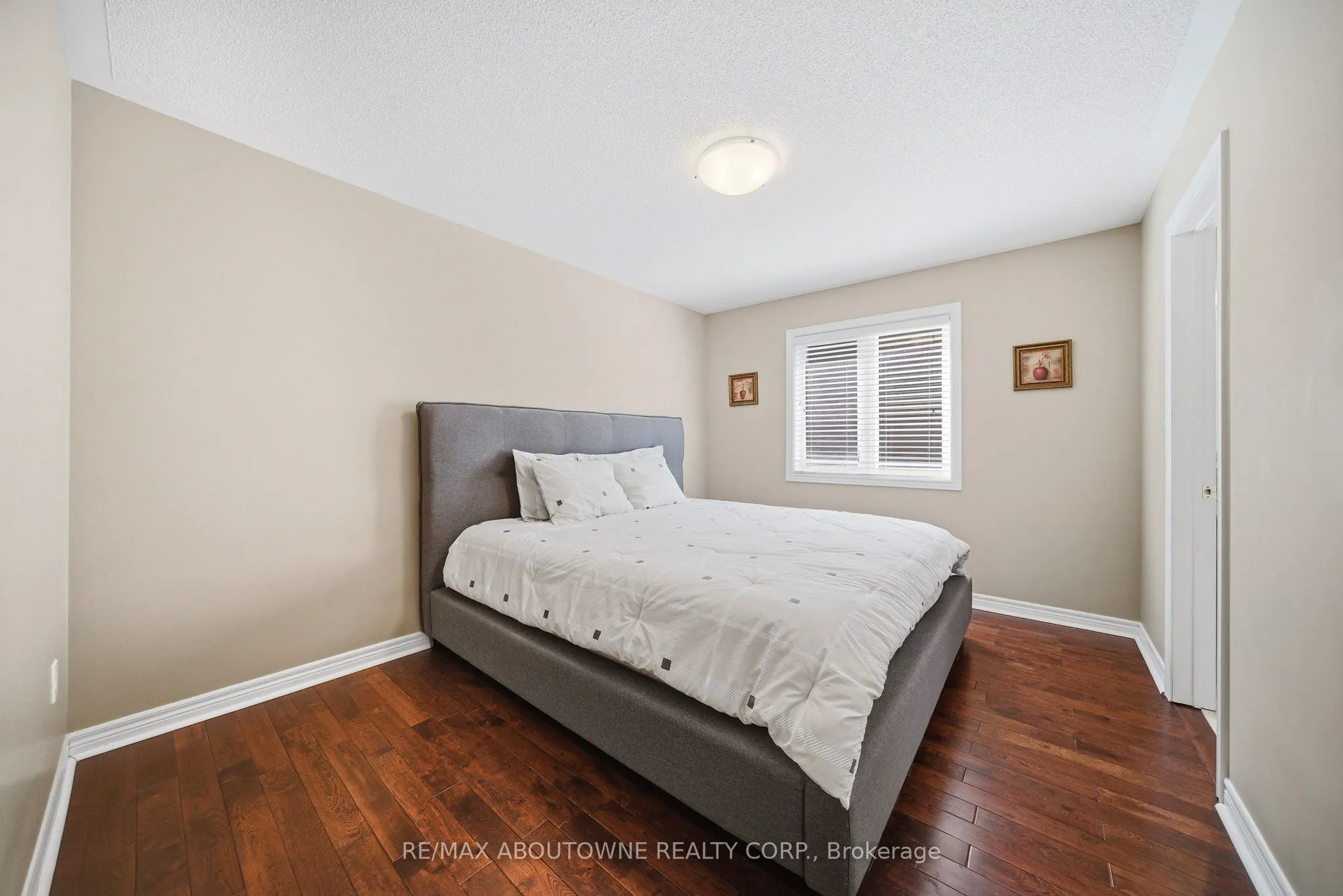 884 Stoutt Crescent