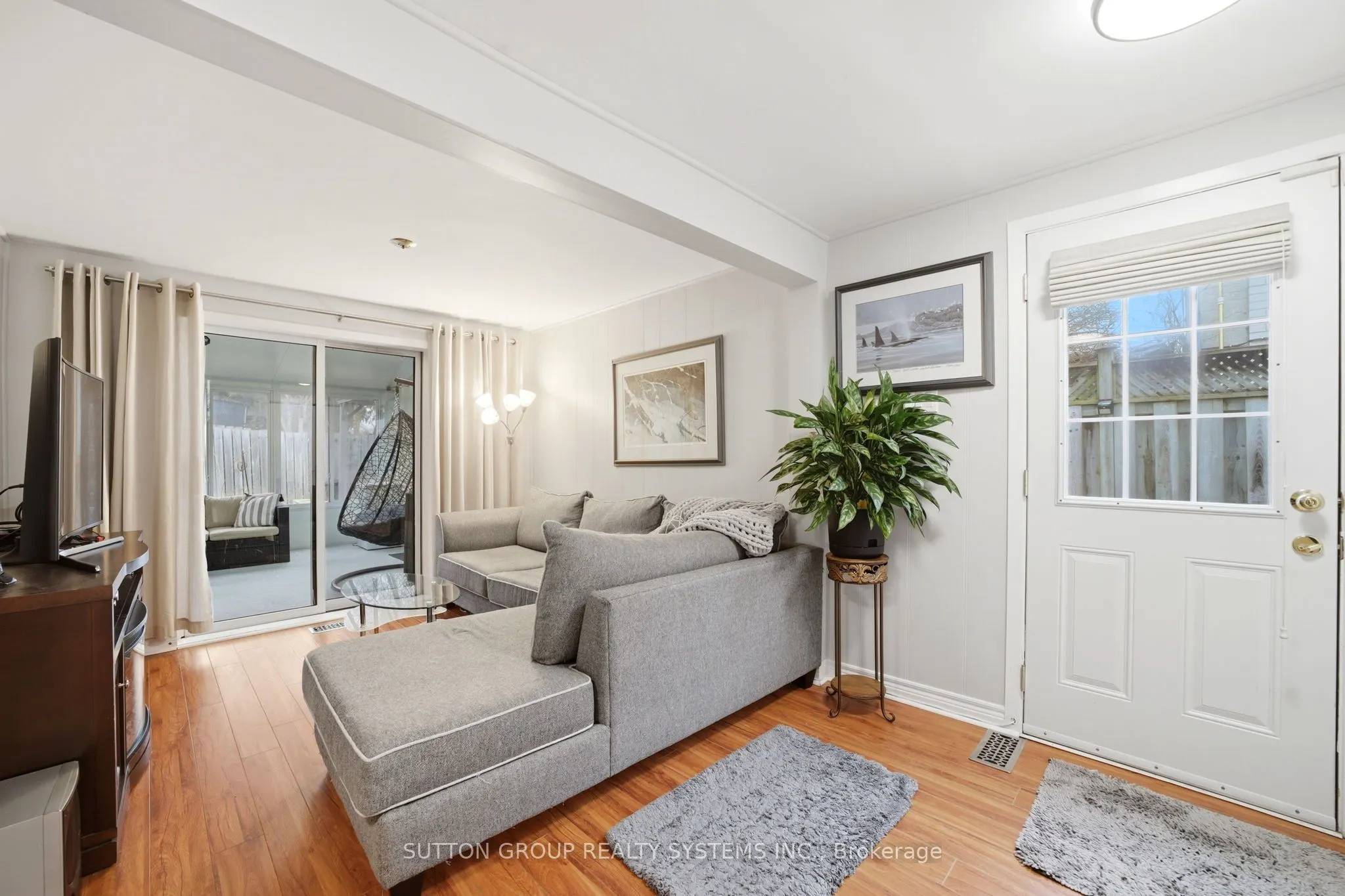 1535 Thetford Court