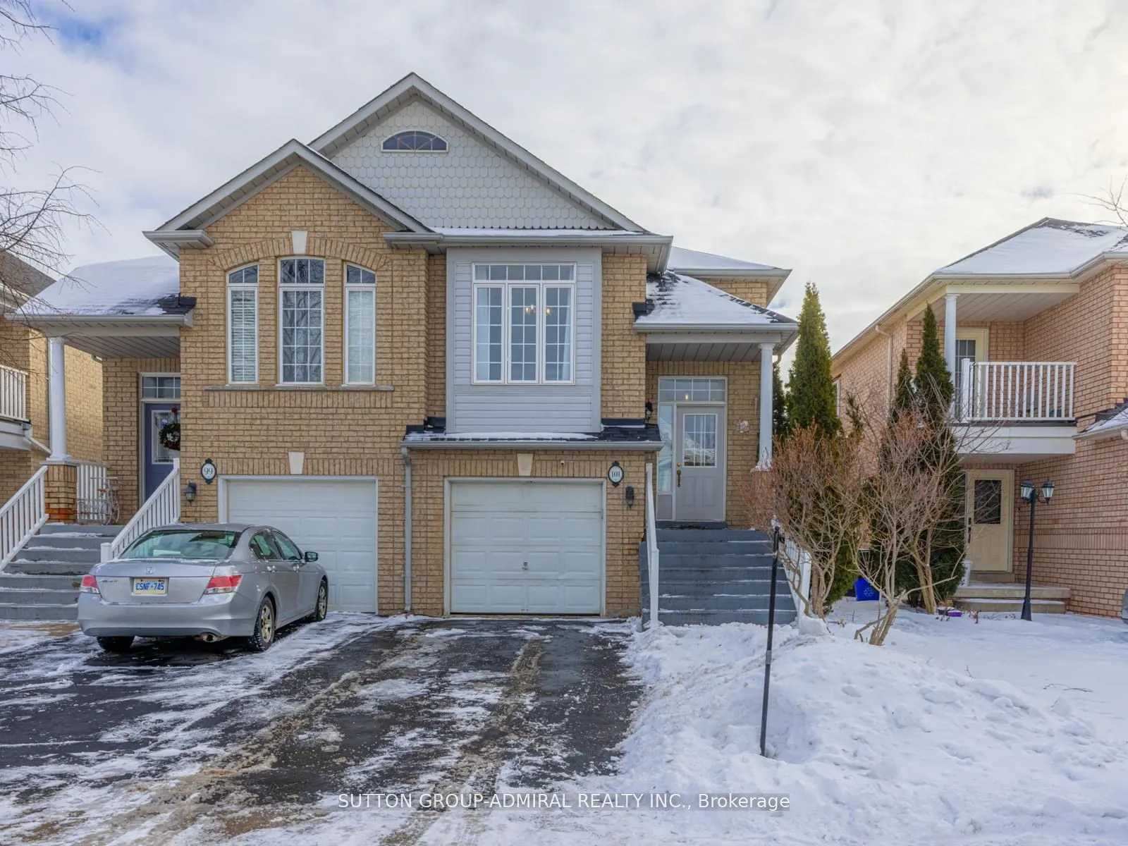 101 River Rock Crescent
