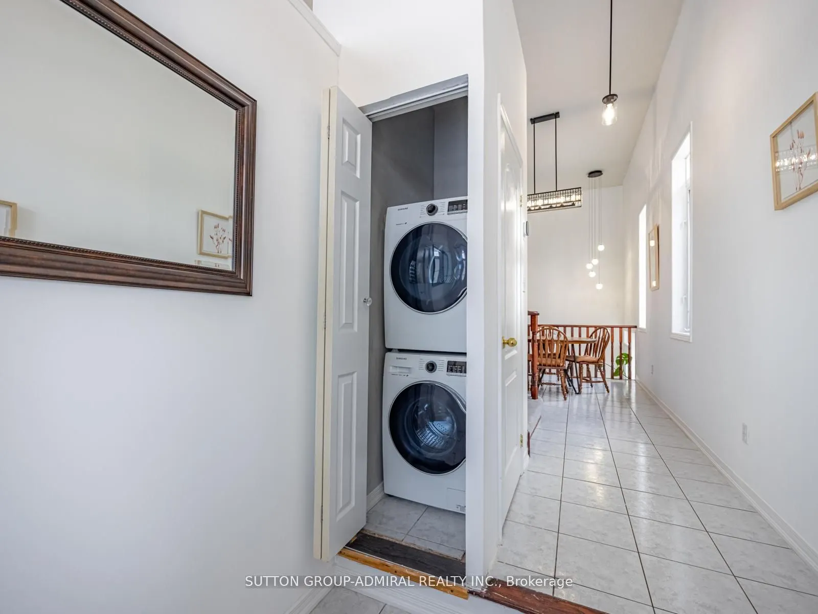 101 River Rock Crescent