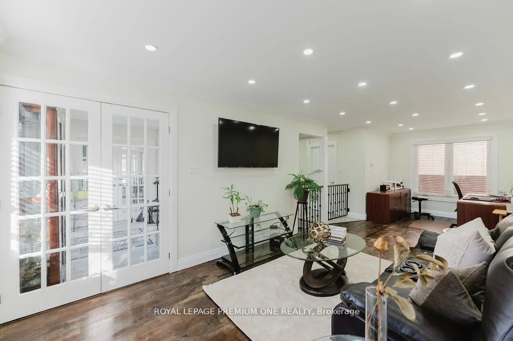 25 Sir Lancelot Court