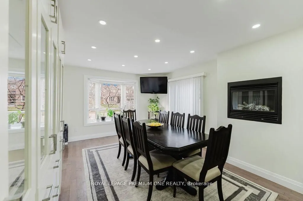 25 Sir Lancelot Court
