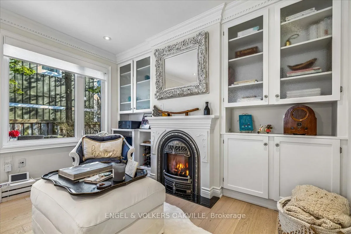 38 John Street S