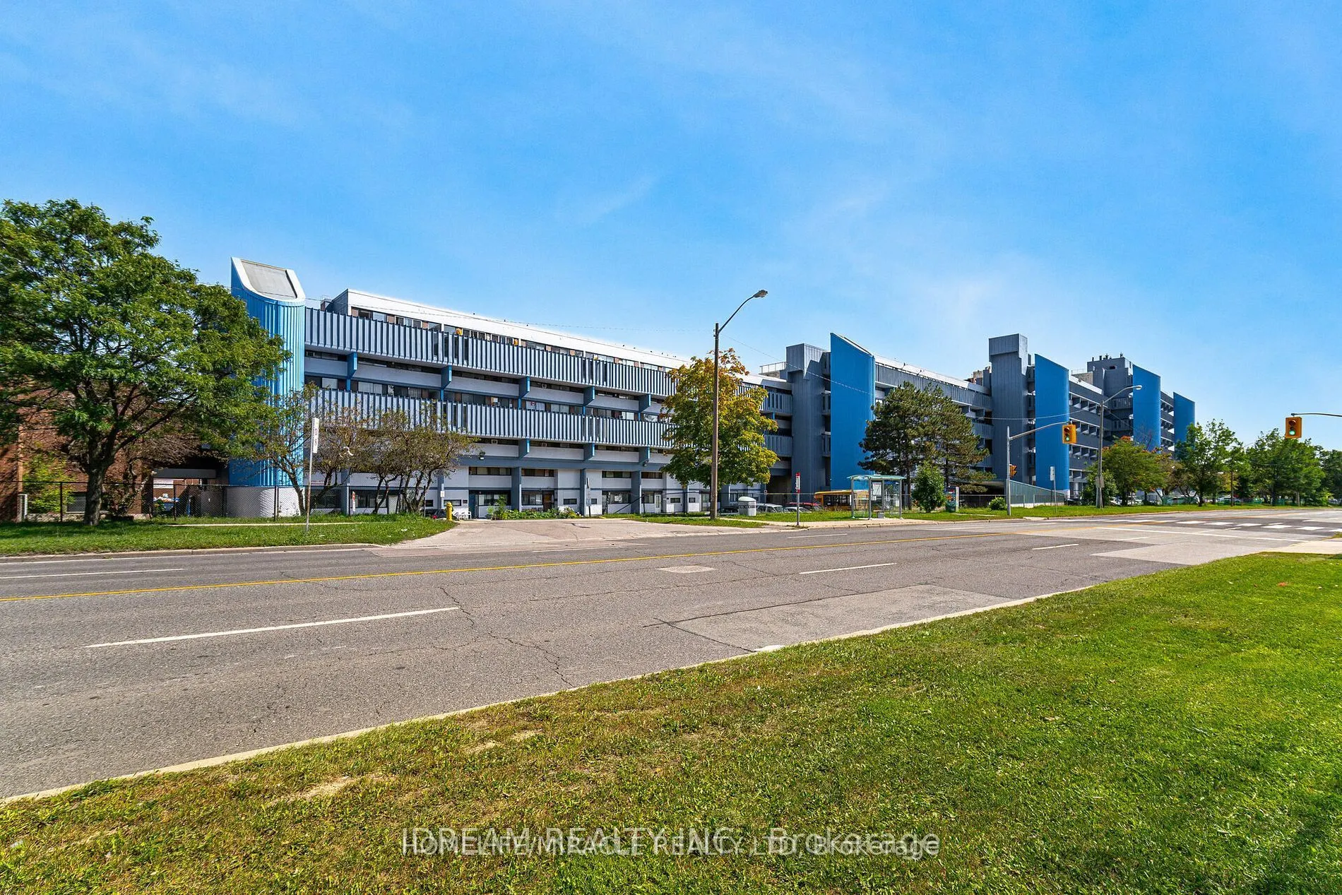 4673 Jane Street #517