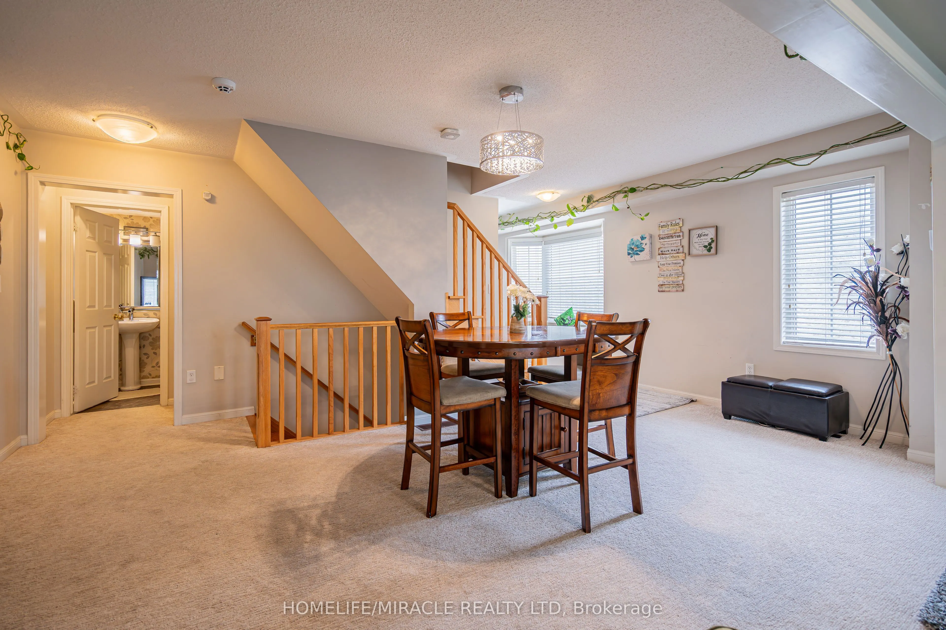 102 Decker Hollow Circle