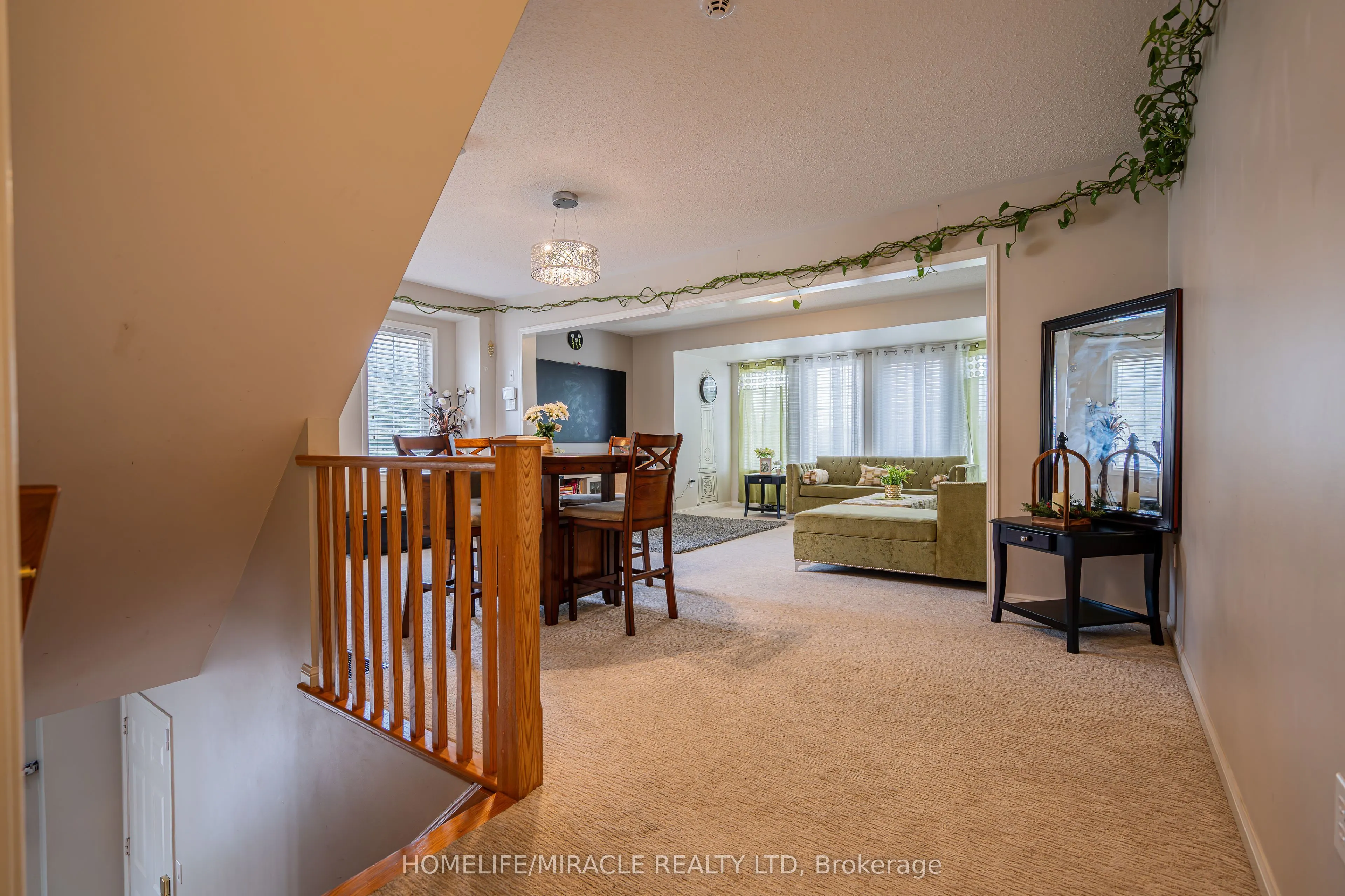 102 Decker Hollow Circle