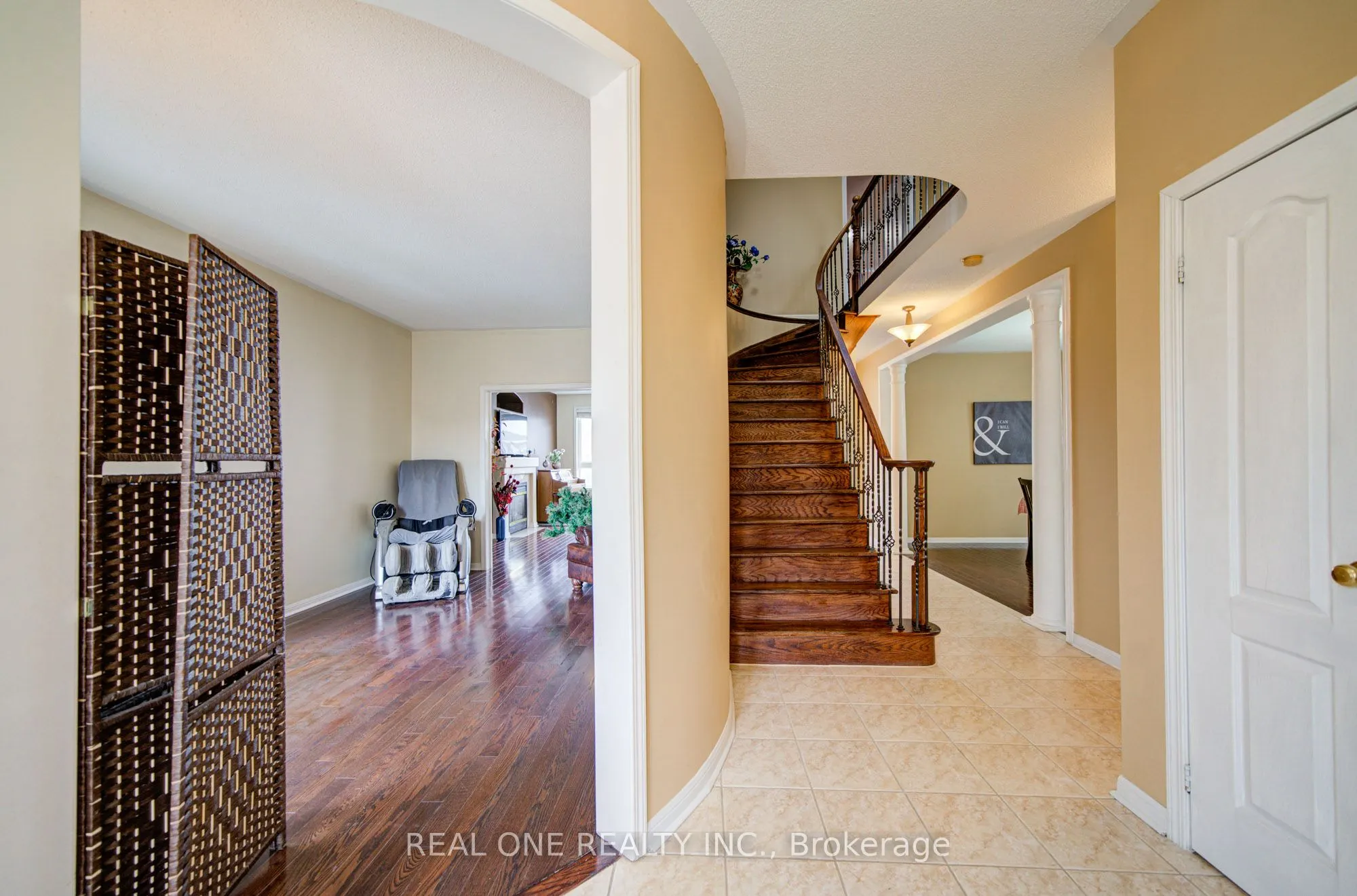 3696 Waterfall Crescent