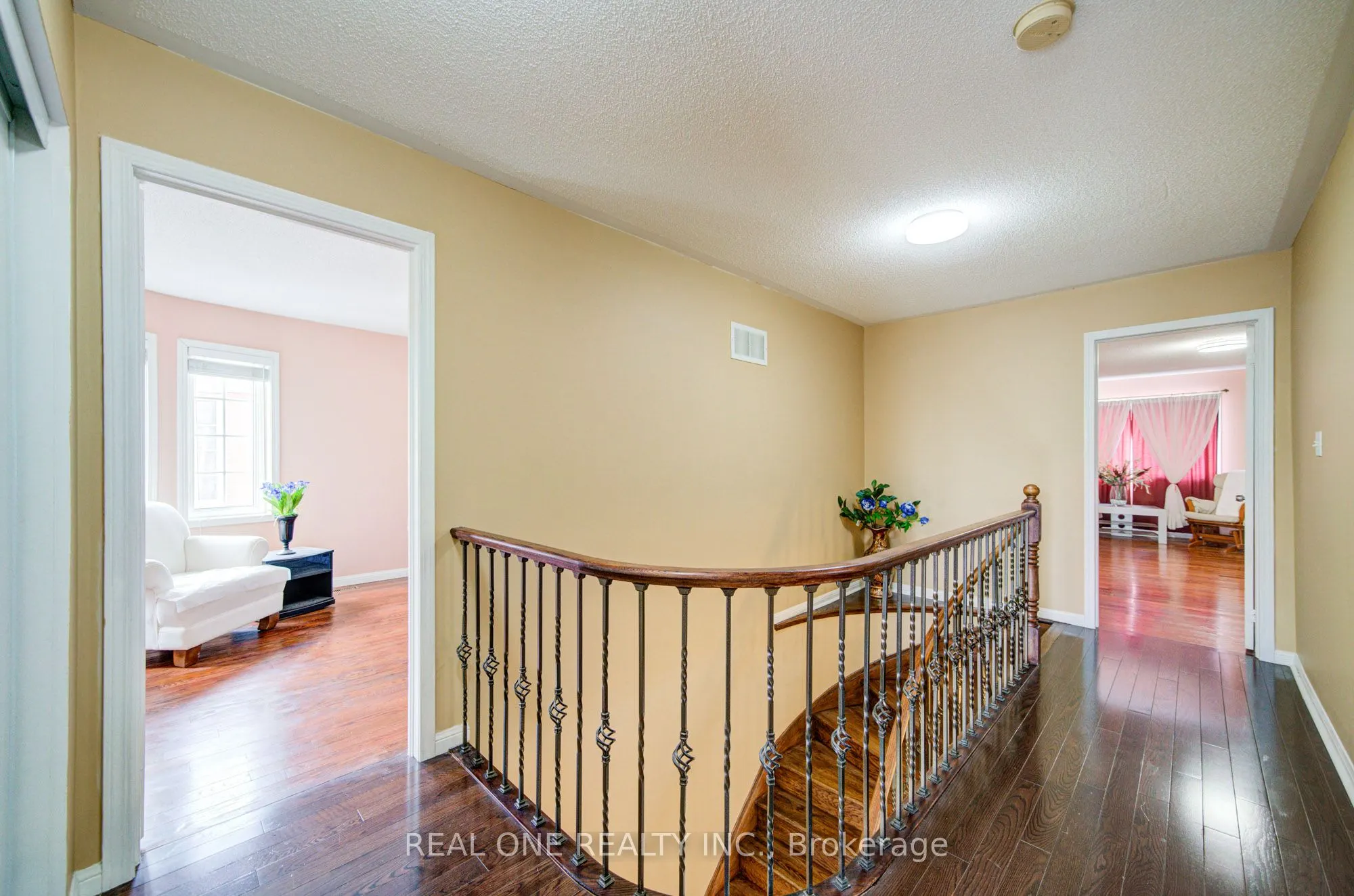 3696 Waterfall Crescent