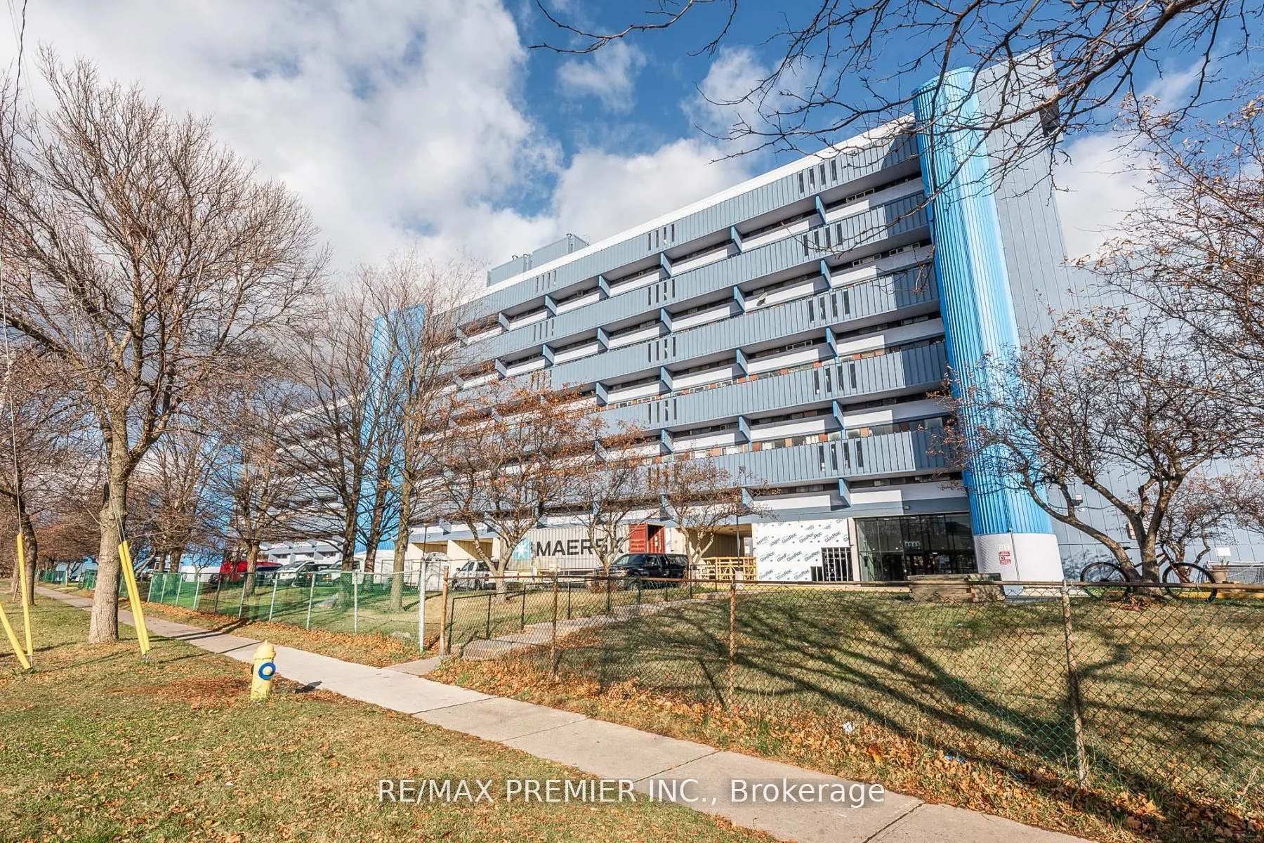 4673 Jane Street #807