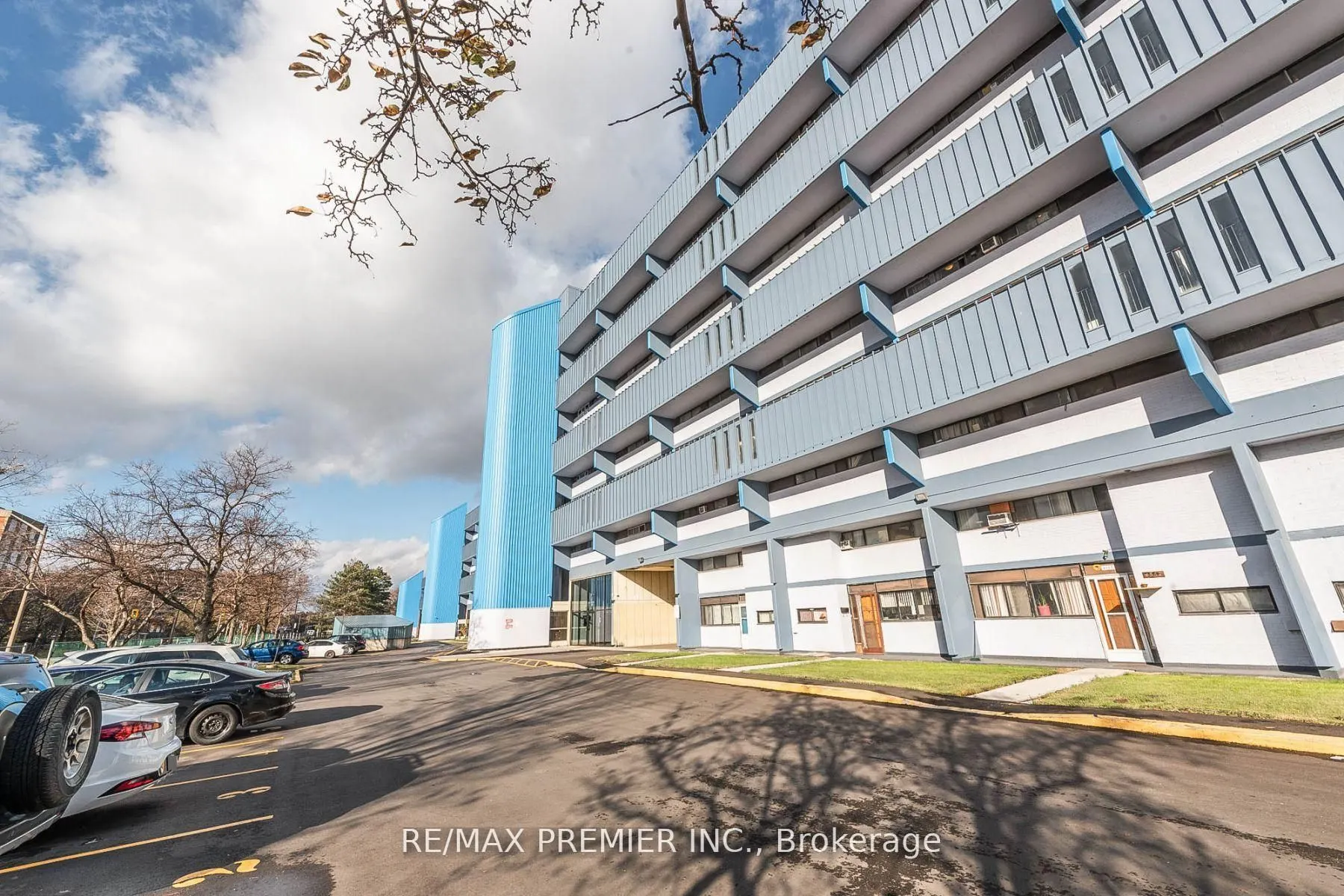 4673 Jane Street #807