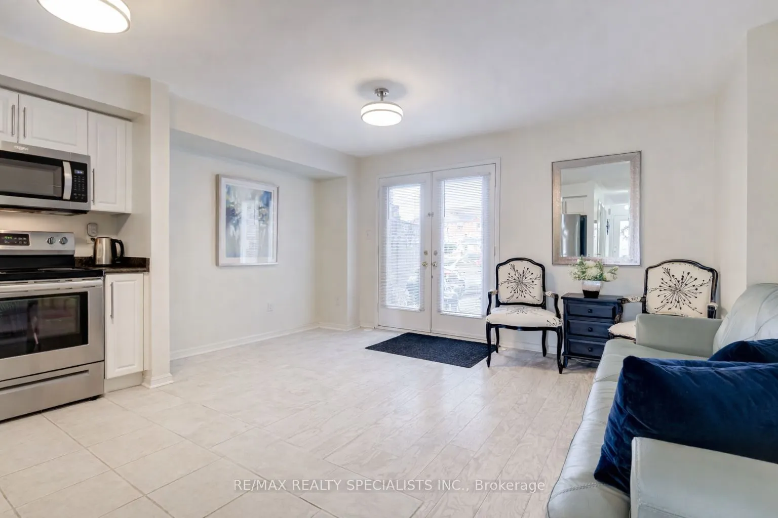 3975 Eglinton Avenue W #16
