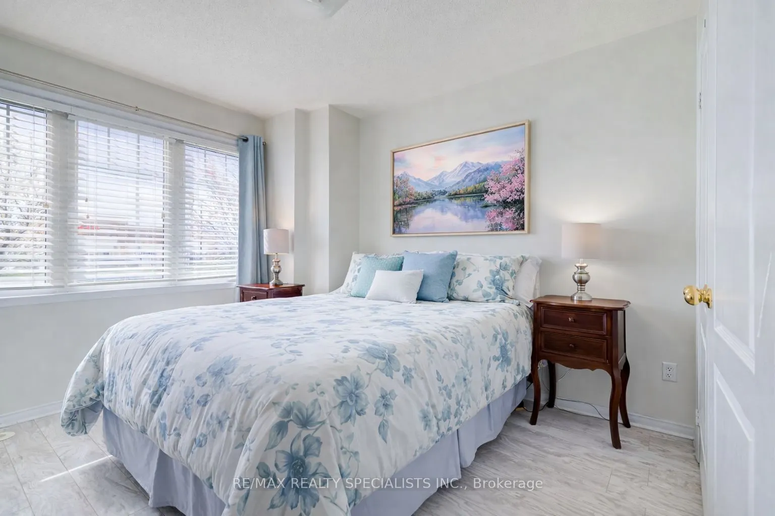 3975 Eglinton Avenue W #16