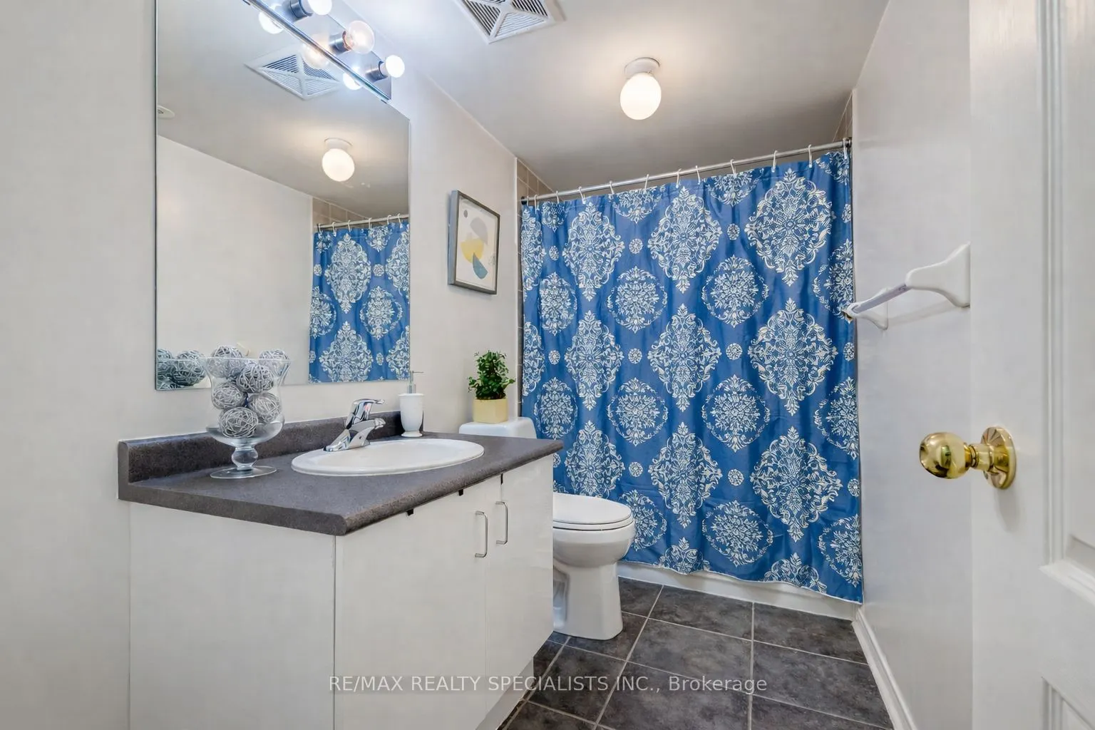 3975 Eglinton Avenue W #16