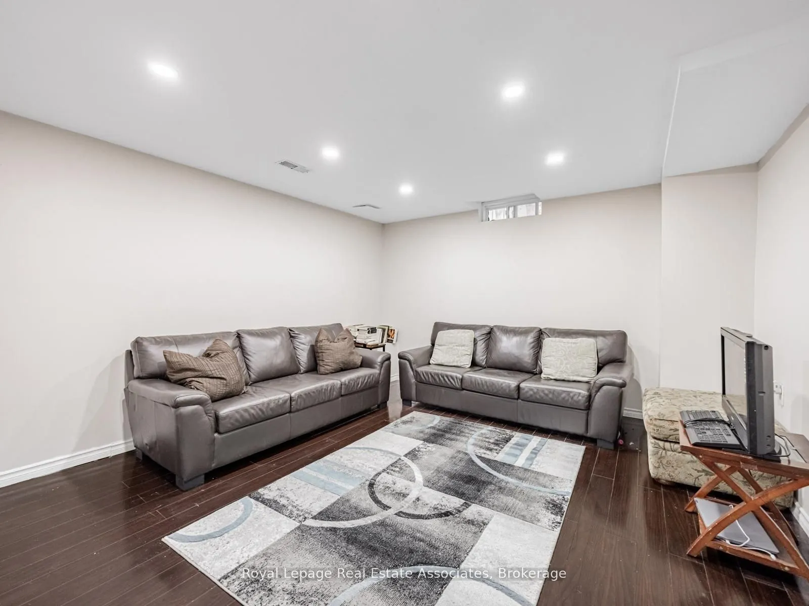 6214 Miriam Way