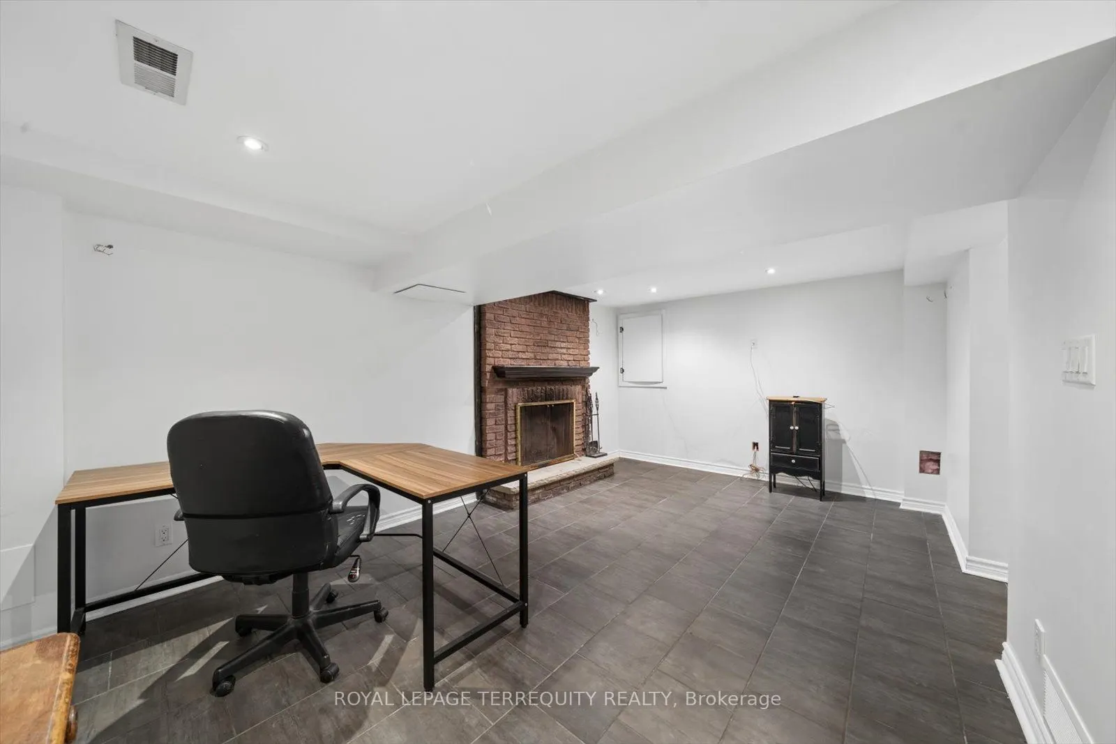 1825 Hyde Mill Crescent #26