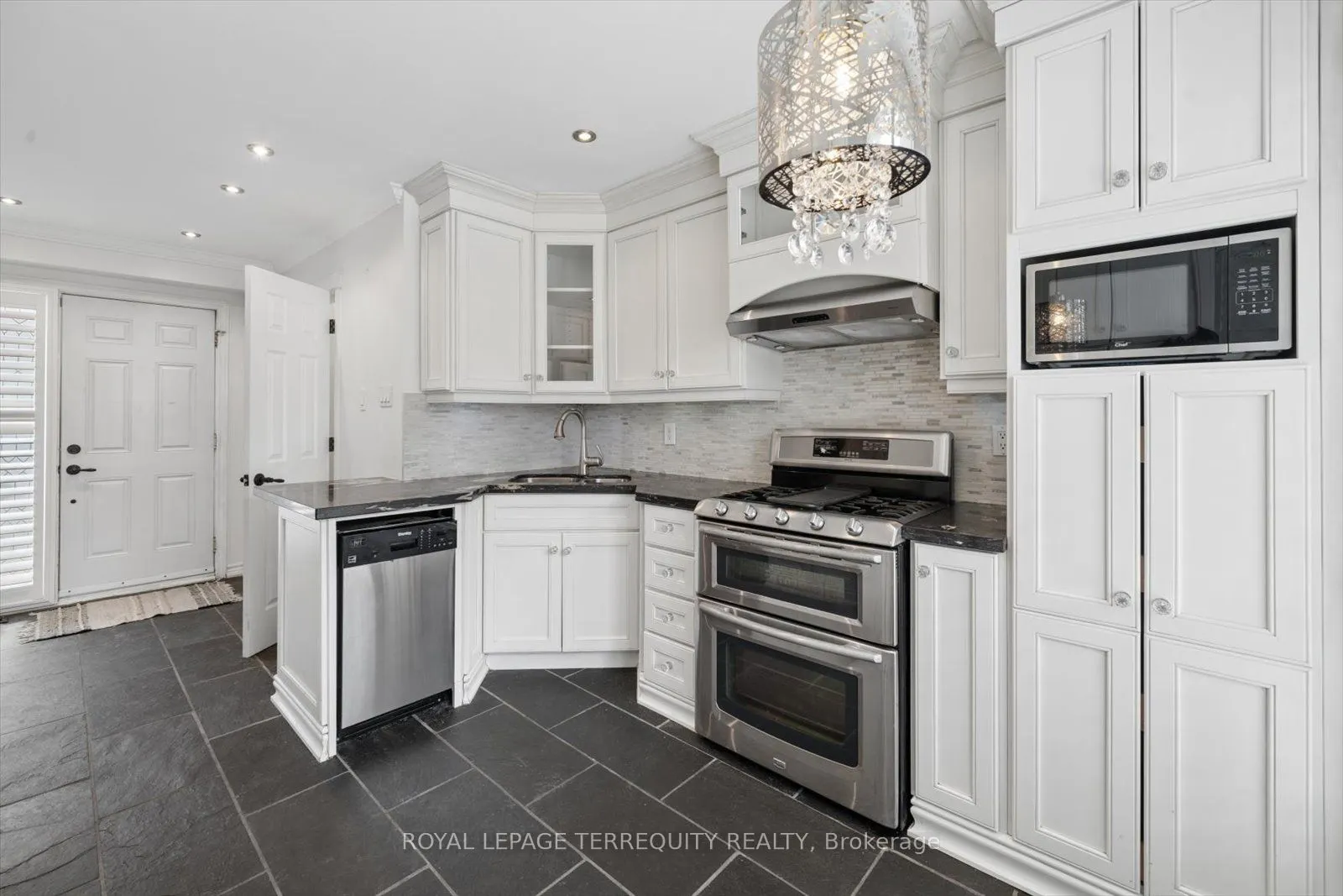 1825 Hyde Mill Crescent #26