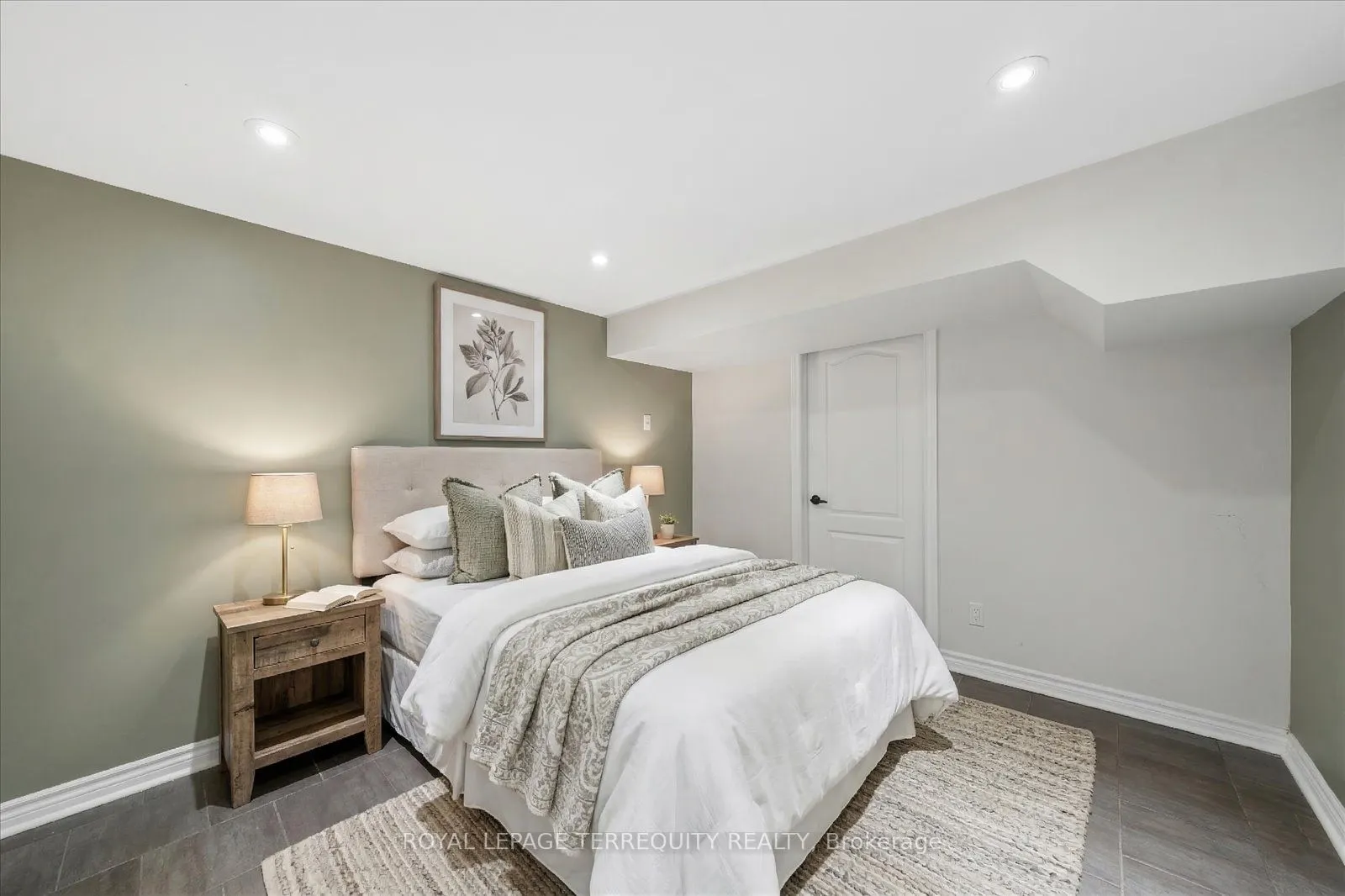1825 Hyde Mill Crescent #26
