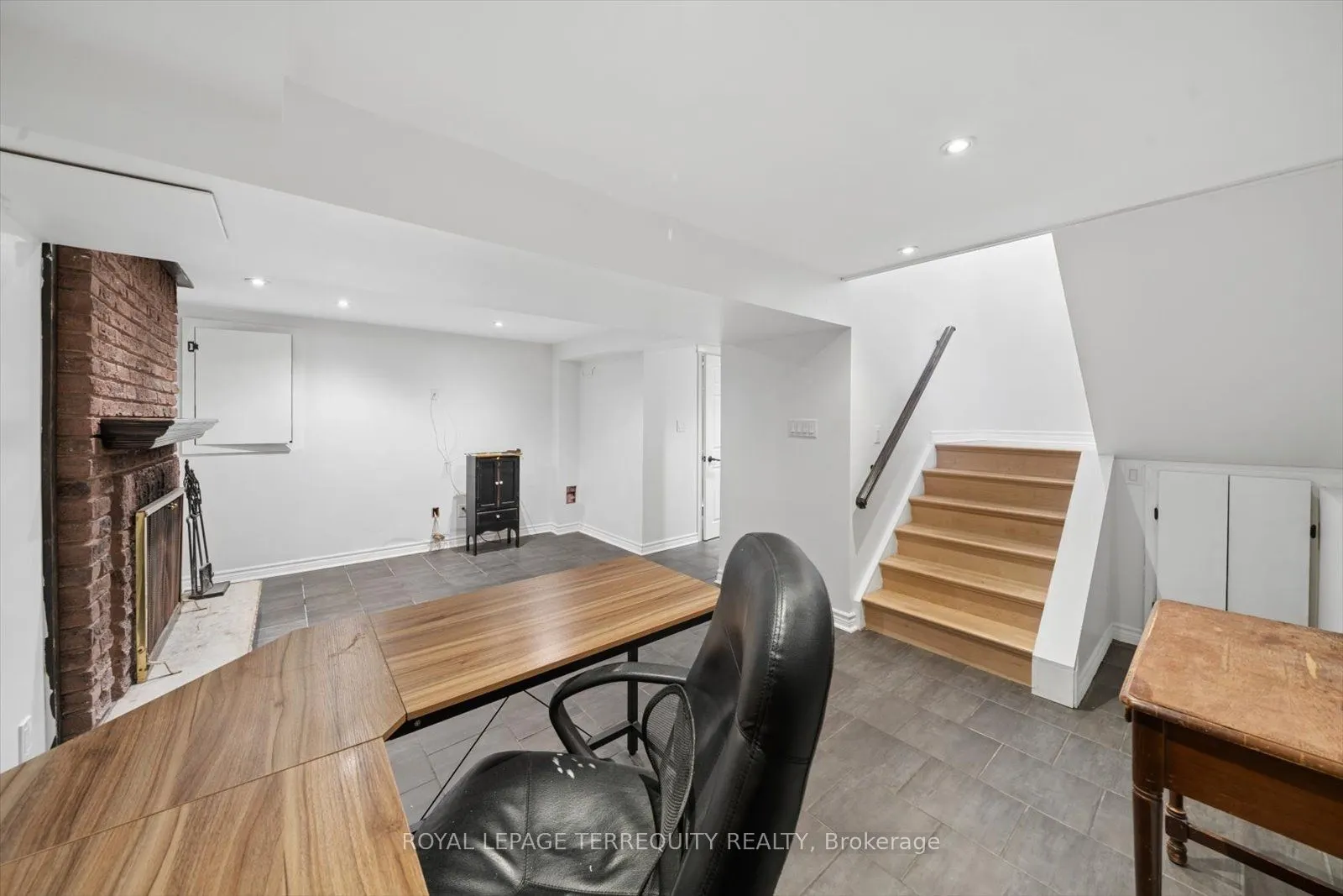 1825 Hyde Mill Crescent #26