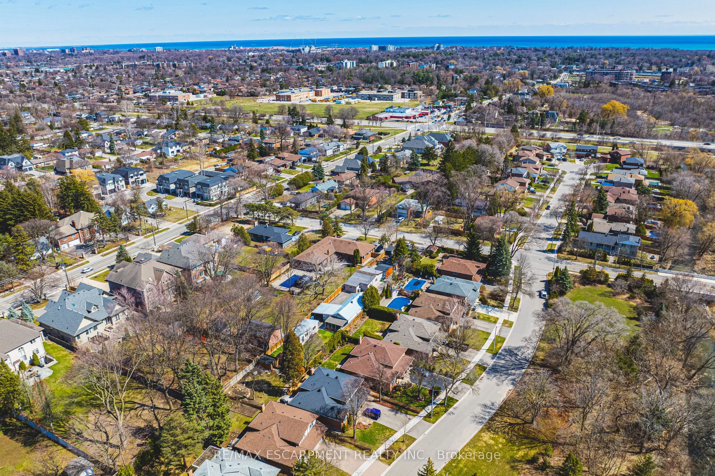 121 Paisley Boulevard E