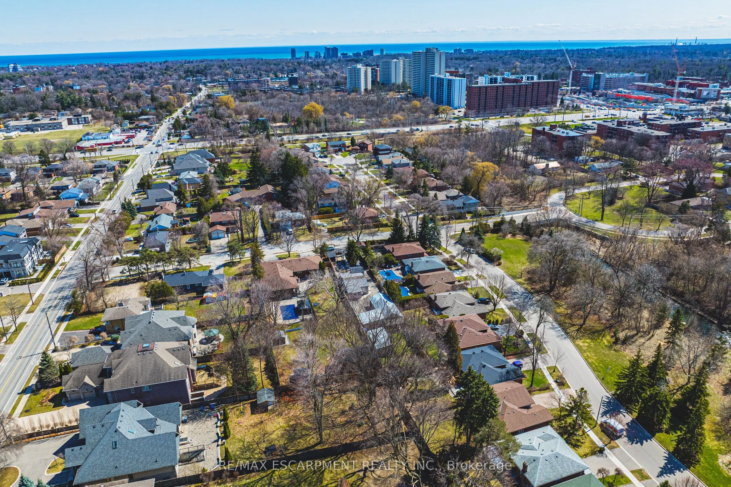121 Paisley Boulevard E