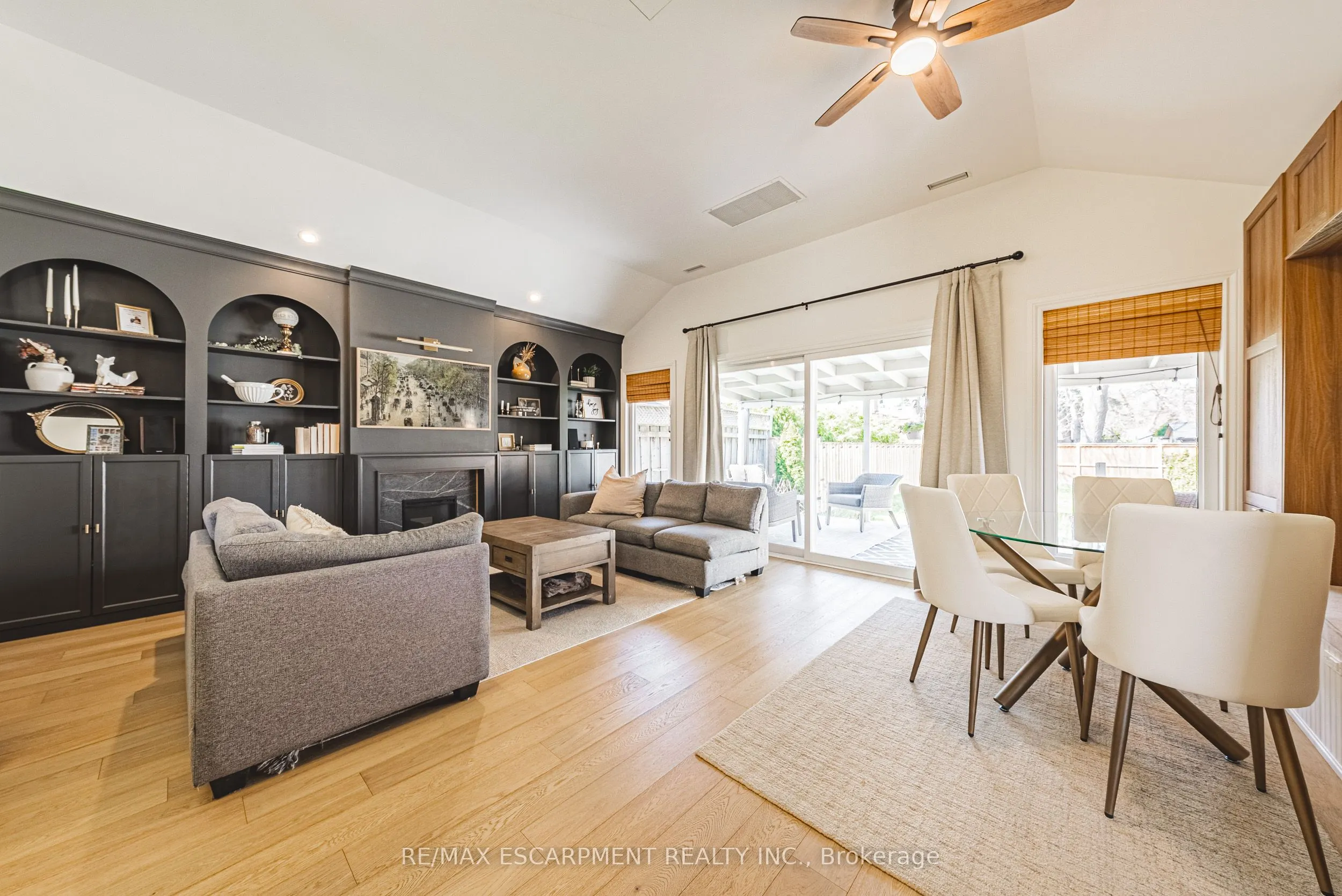 121 Paisley Boulevard E