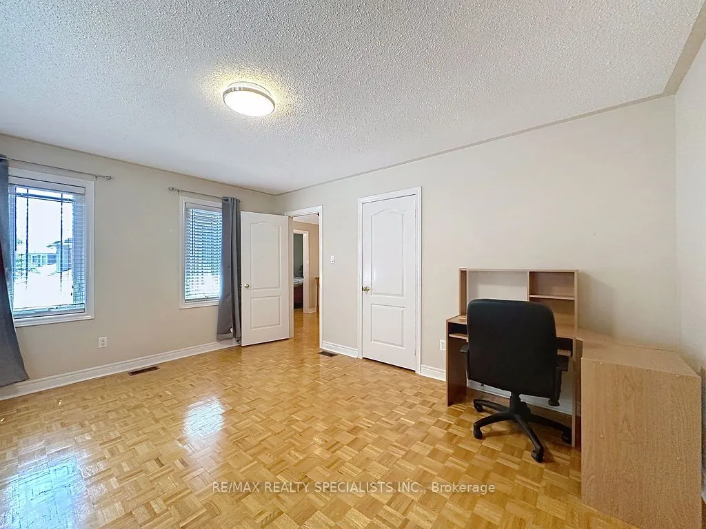 9 Siesta Court