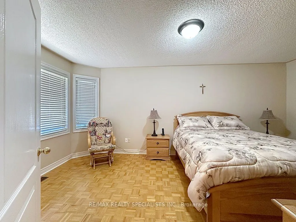 9 Siesta Court