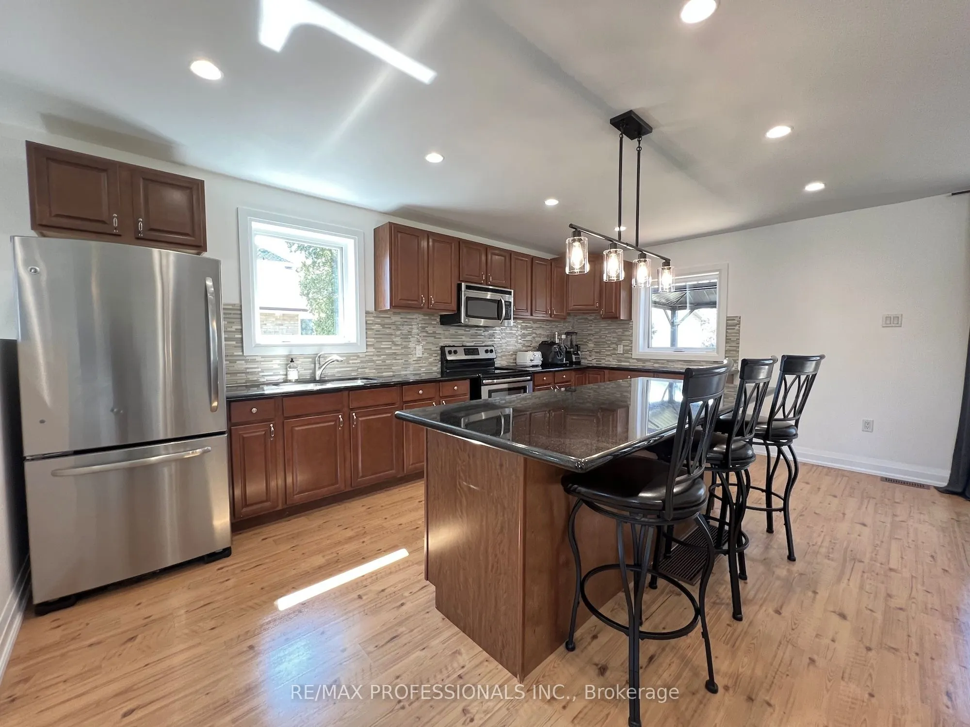 2504 Donnavale Drive