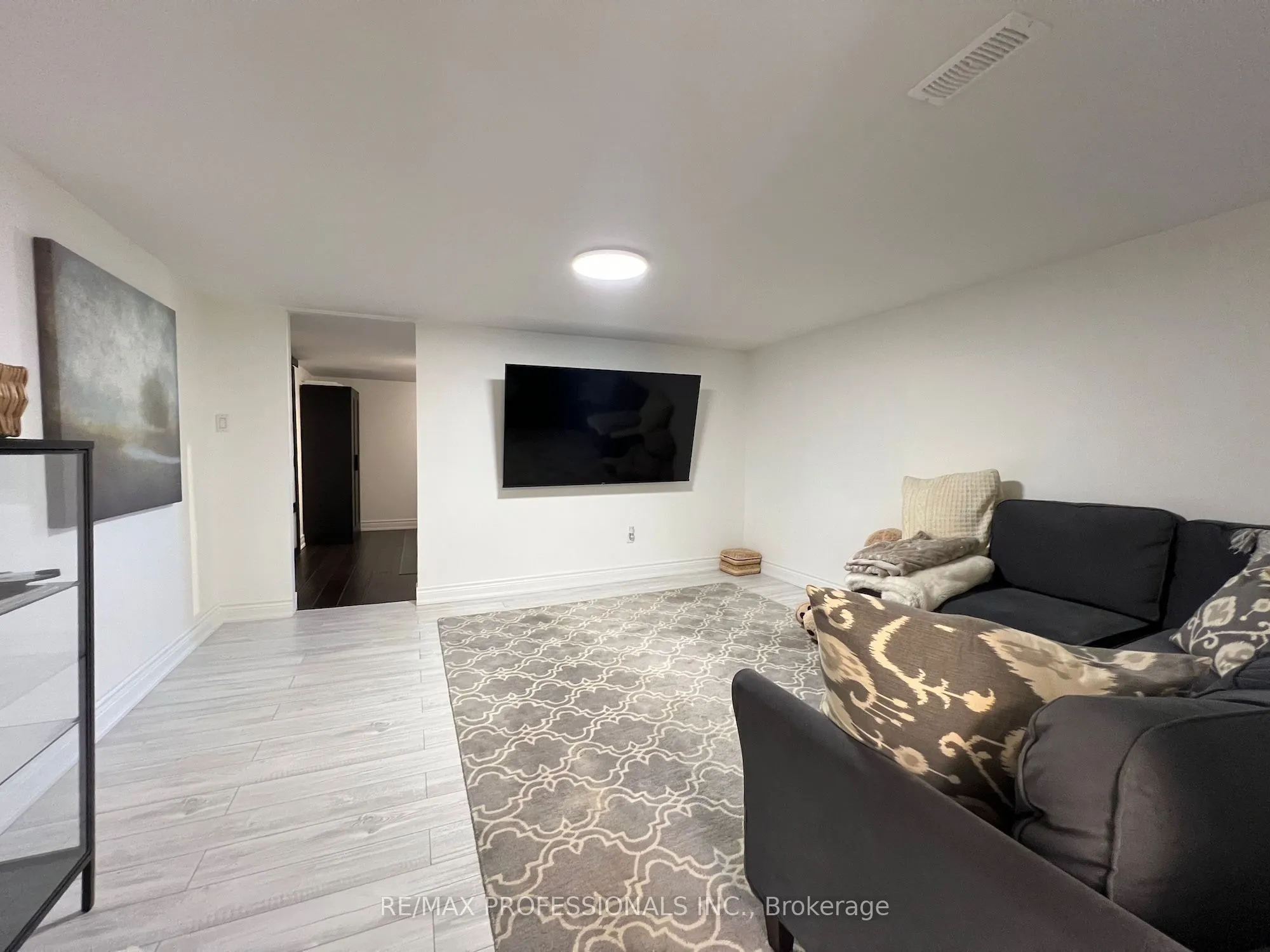 2504 Donnavale Drive