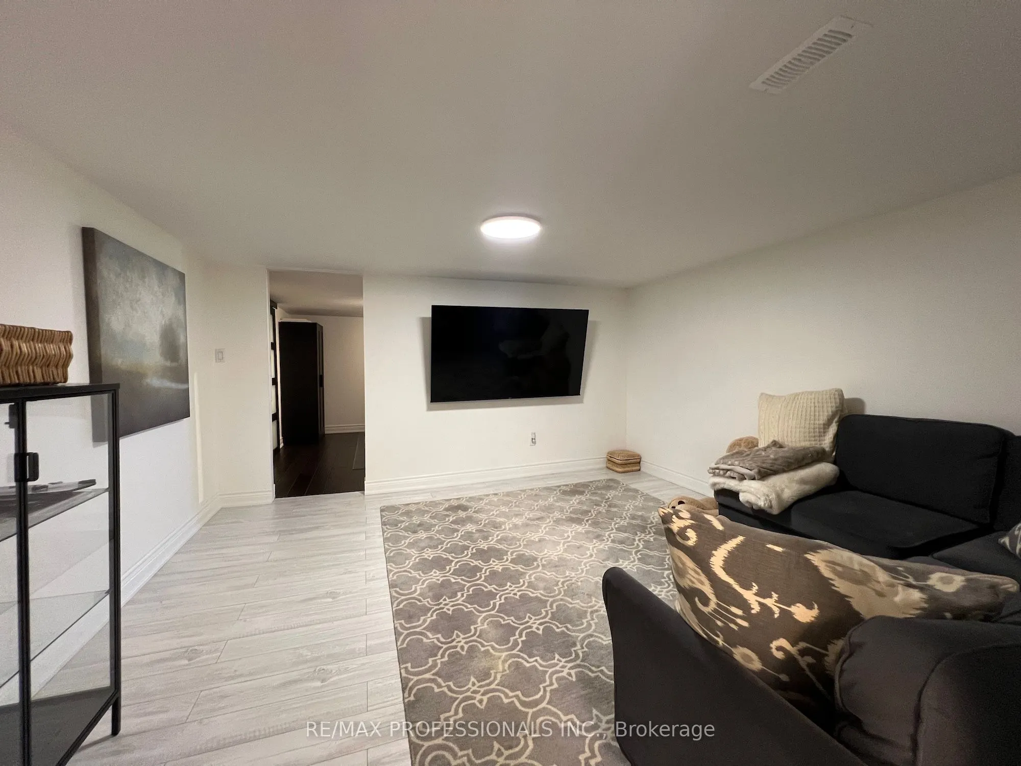 2504 Donnavale Drive