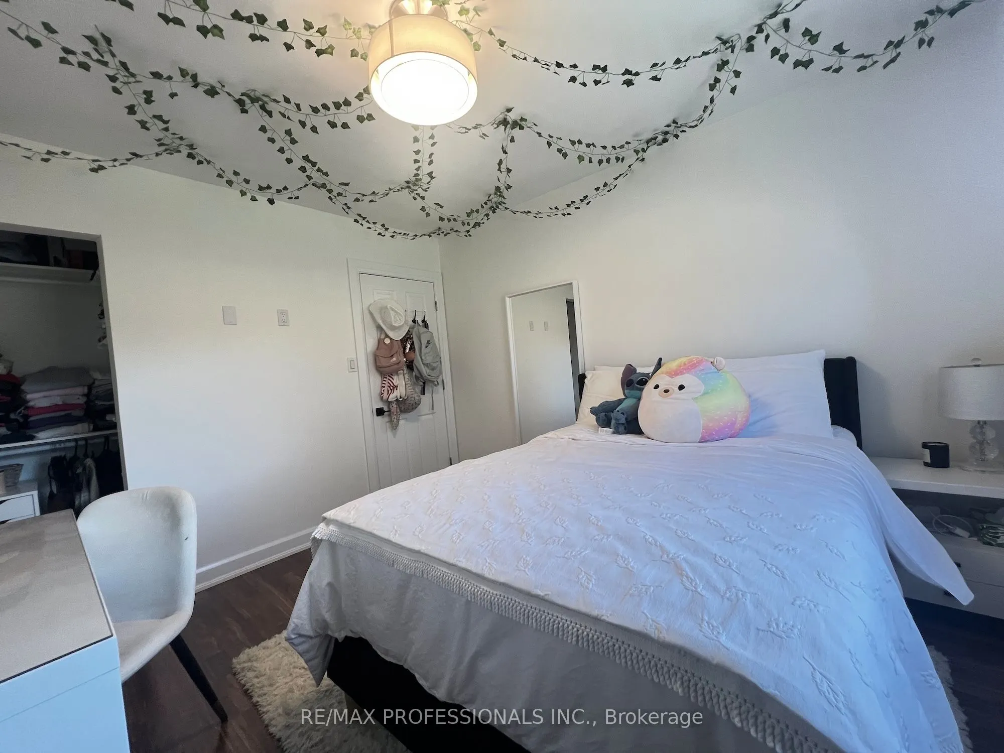 2504 Donnavale Drive