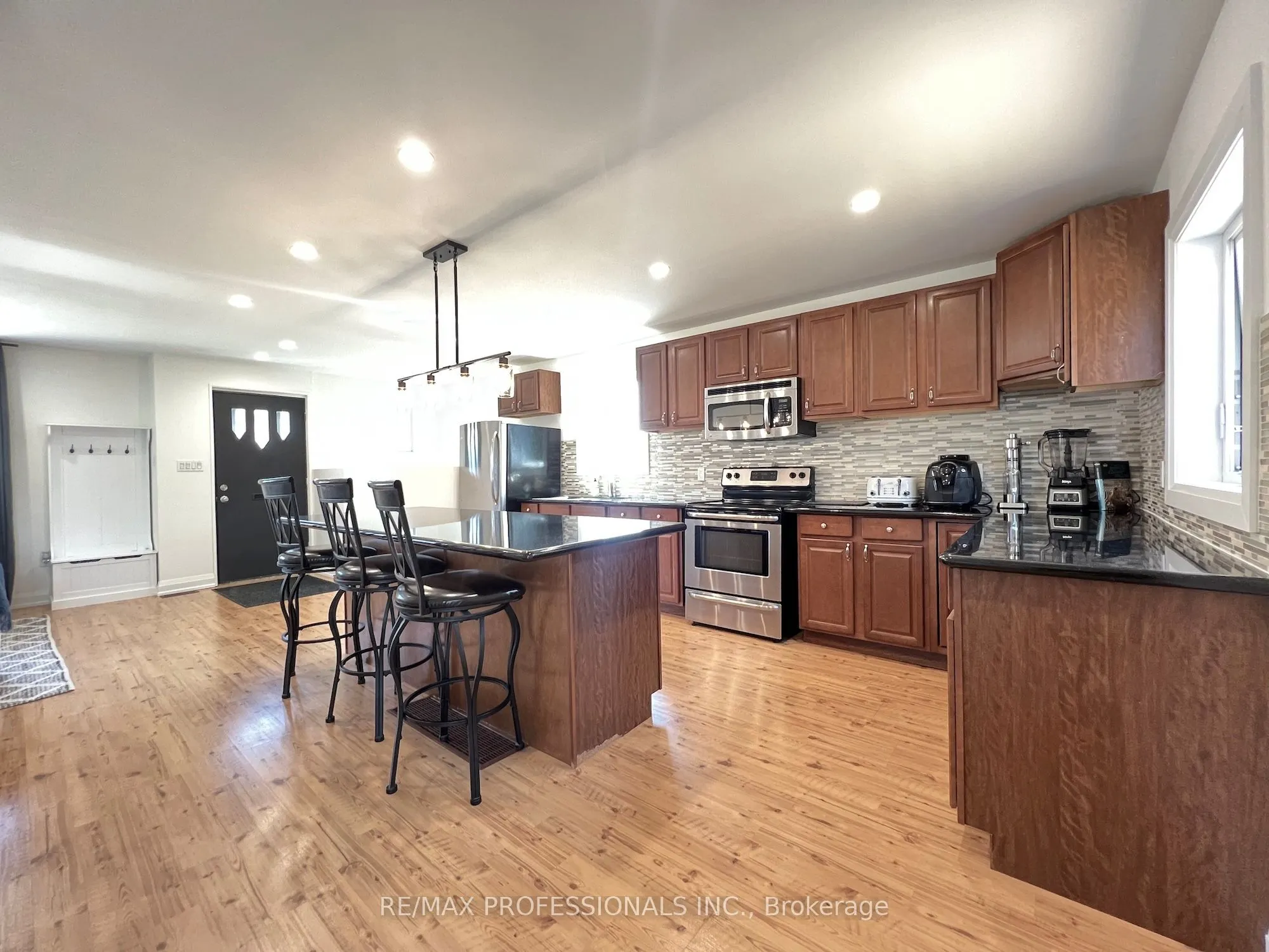 2504 Donnavale Drive
