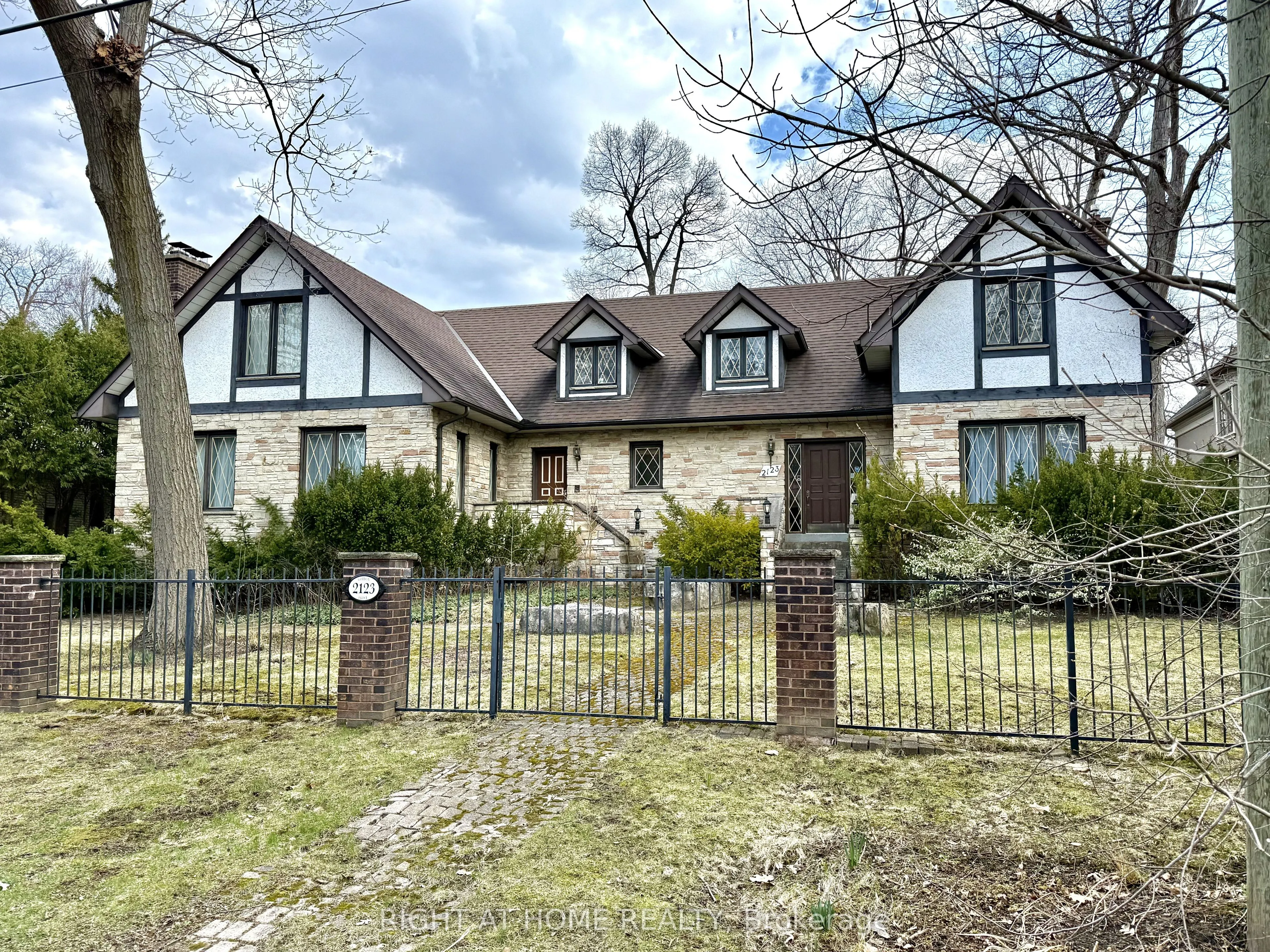 2123 Gordon Drive