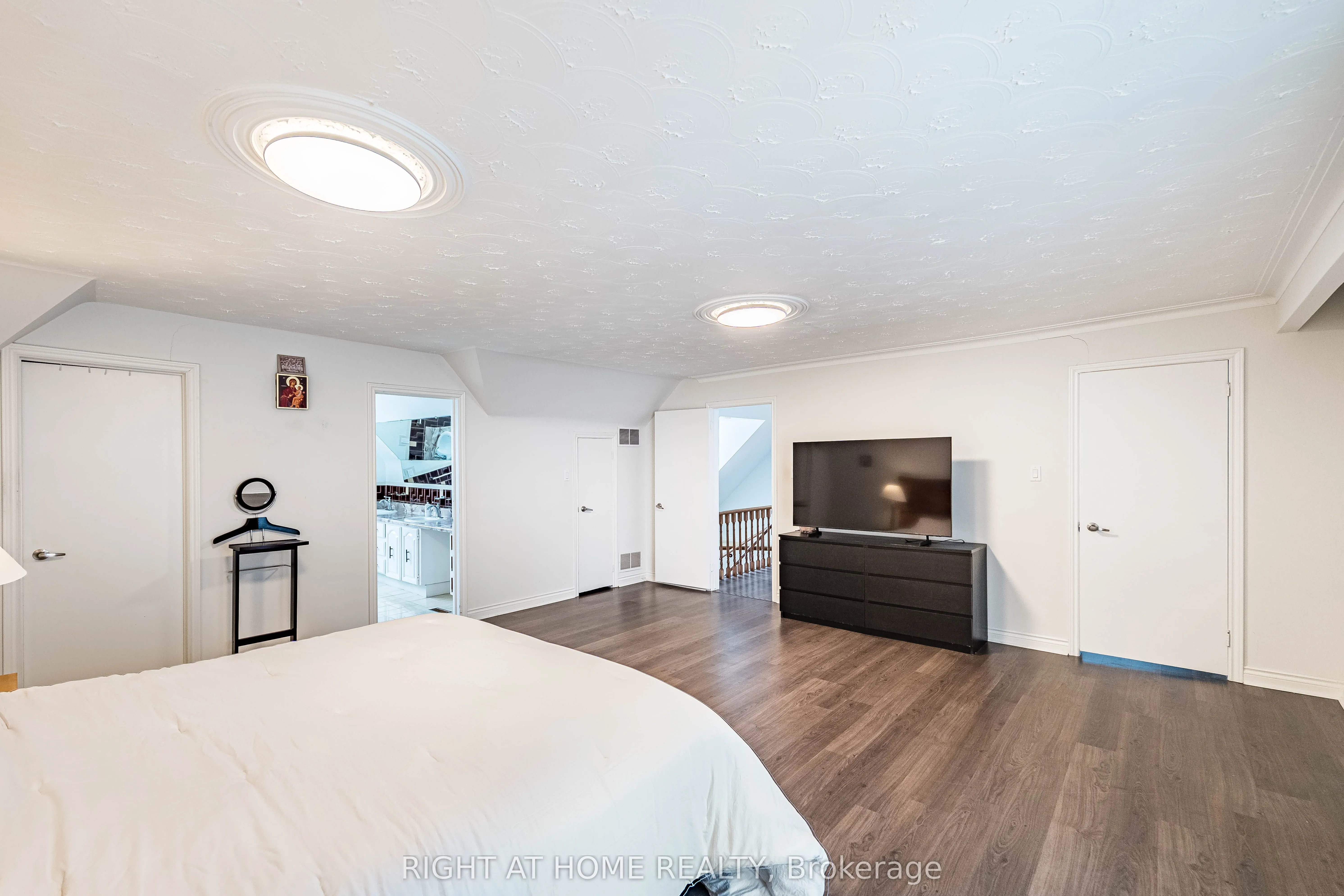 2123 Gordon Drive