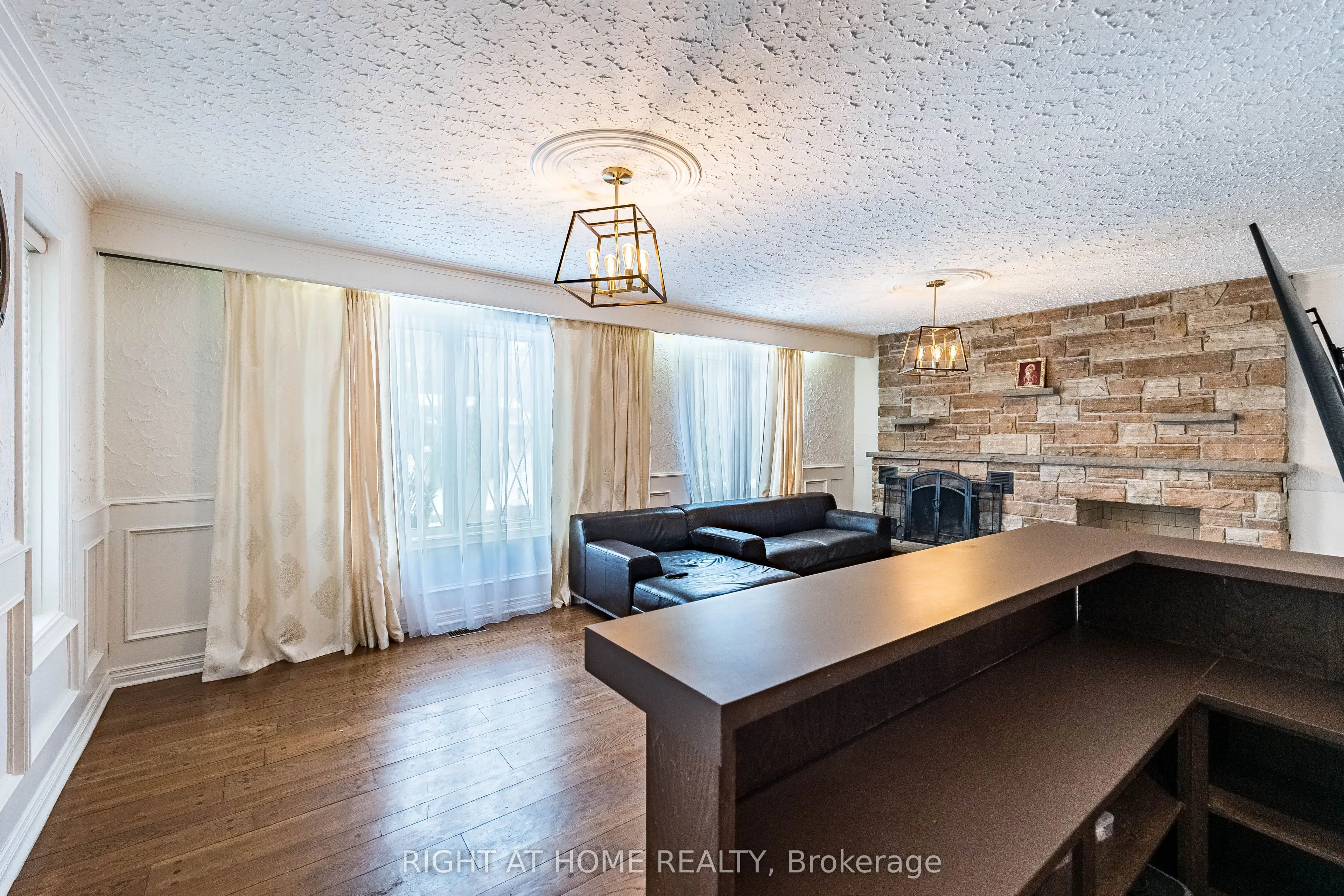 2123 Gordon Drive