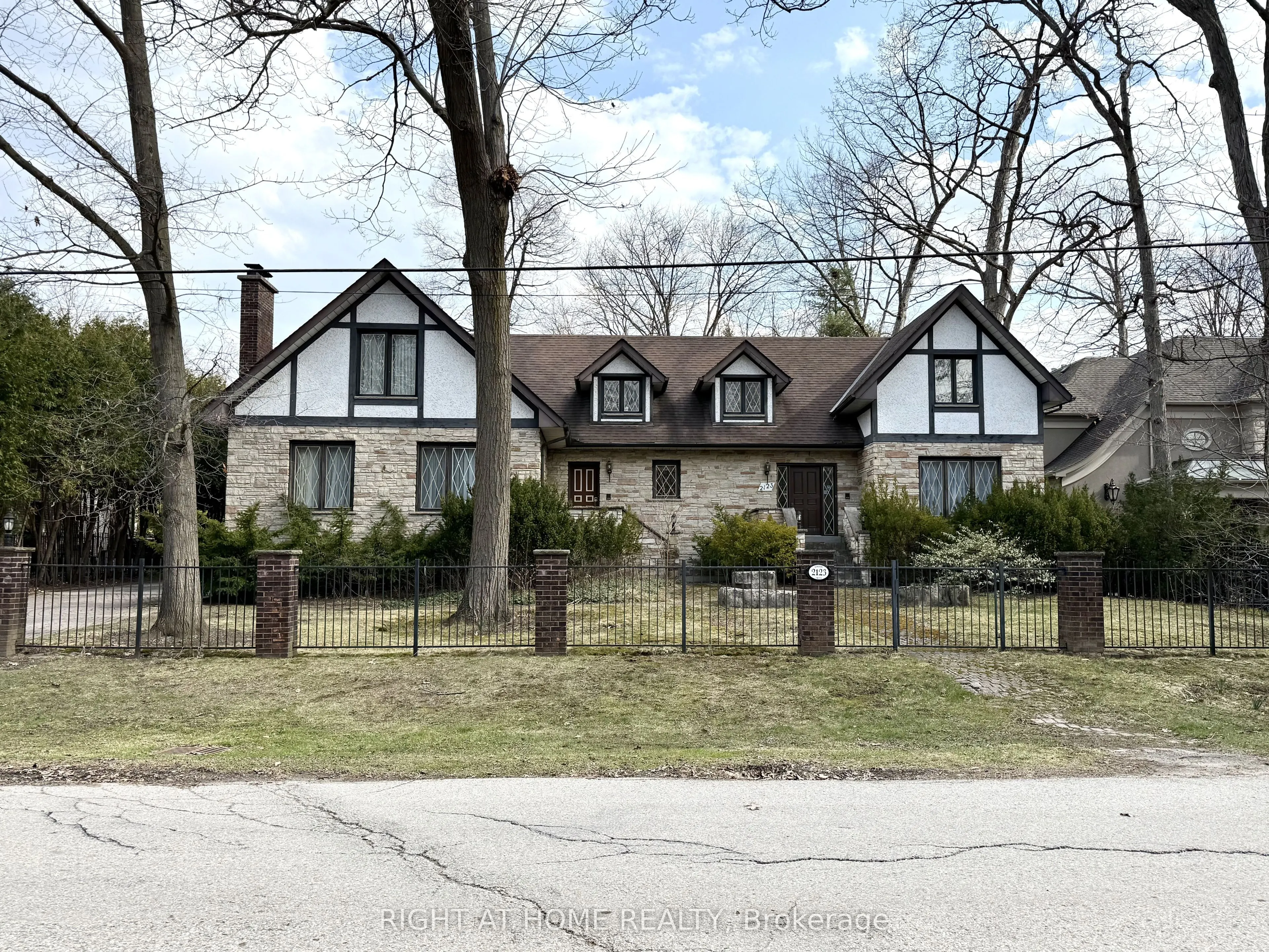 2123 Gordon Drive