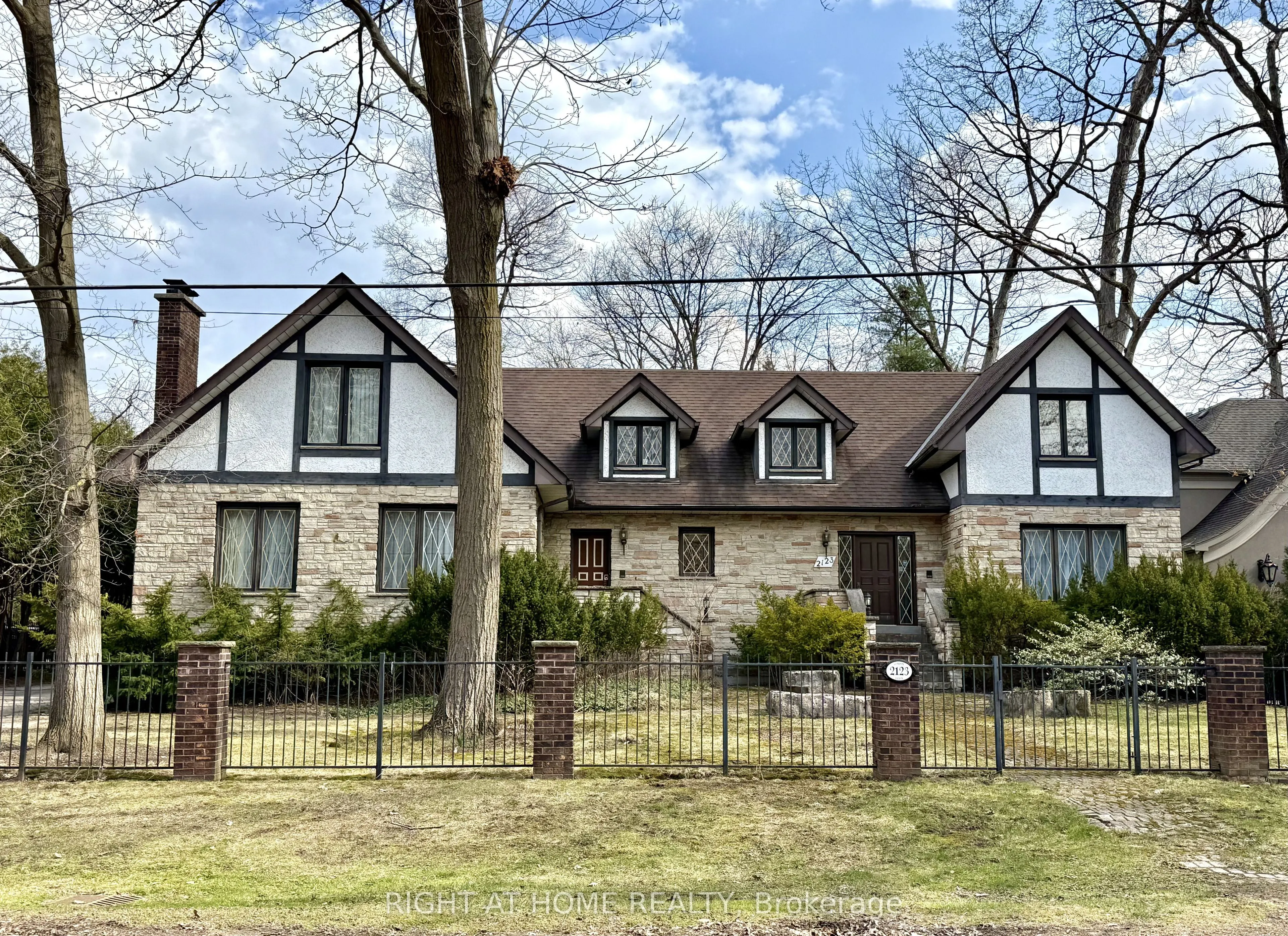 2123 Gordon Drive