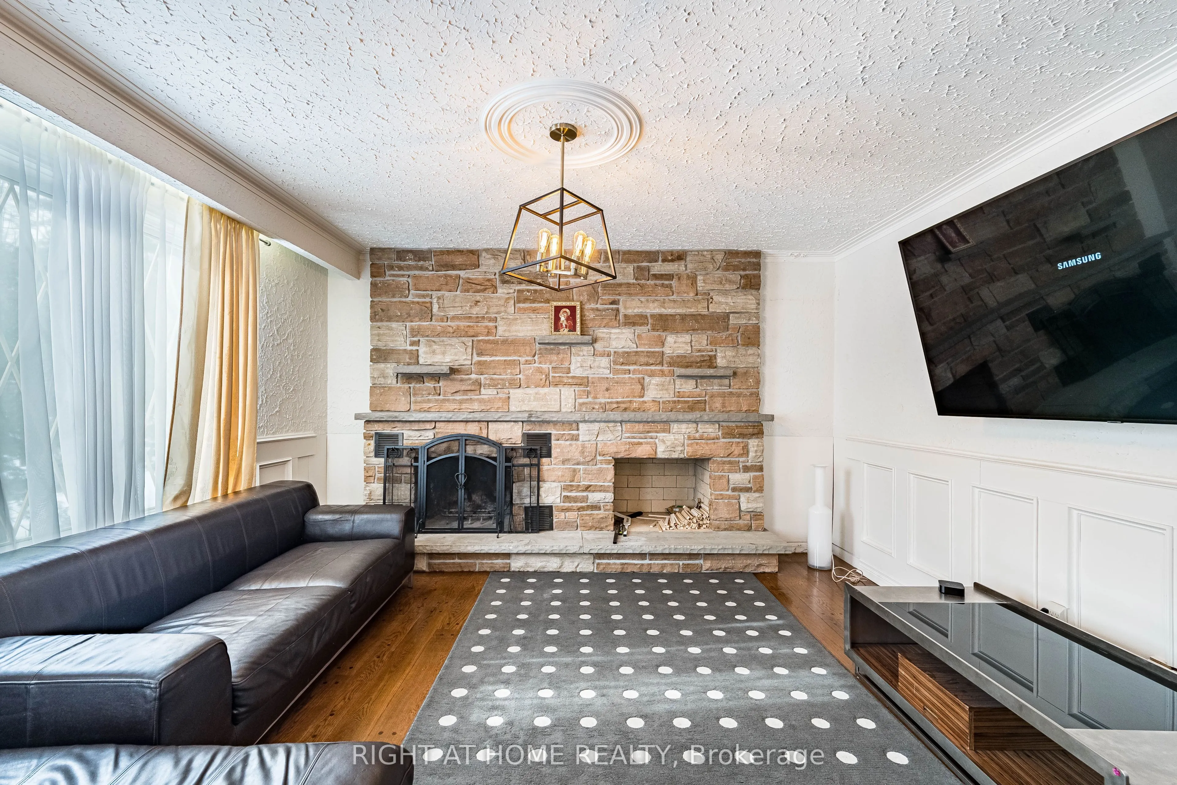 2123 Gordon Drive